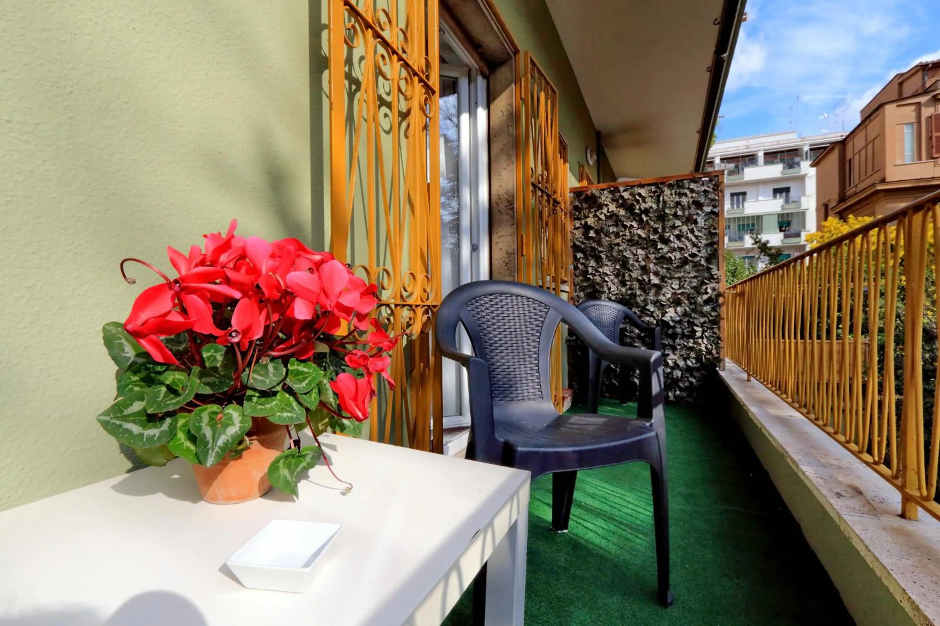Balcony/Terrace in I Pini di Roma - Rooms & Suites
