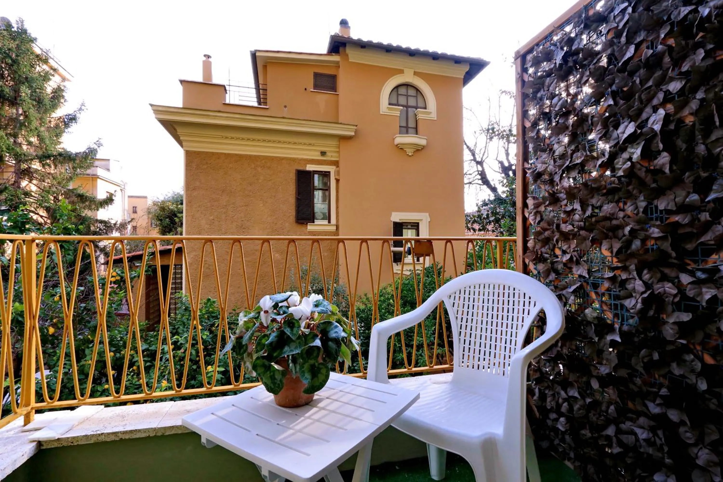 Balcony/Terrace in I Pini di Roma - Rooms & Suites