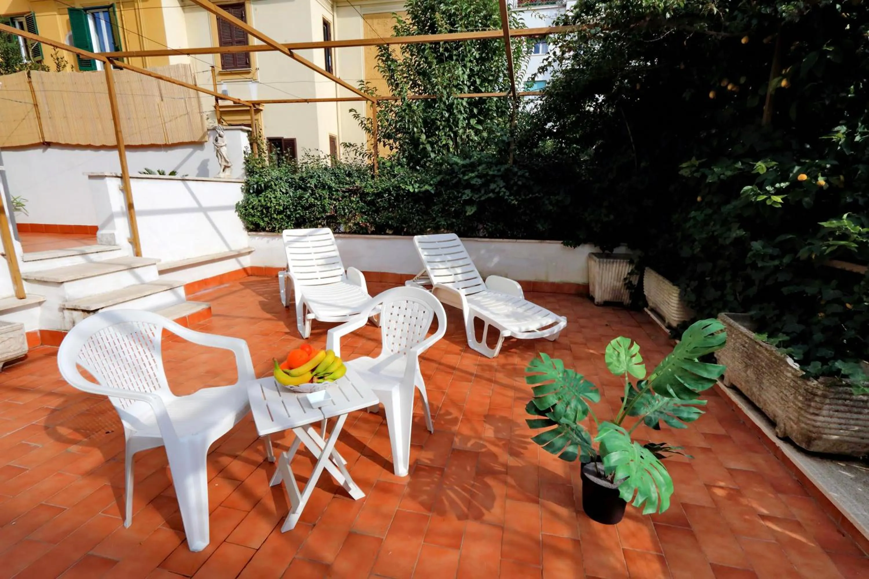 Garden in I Pini di Roma - Rooms & Suites