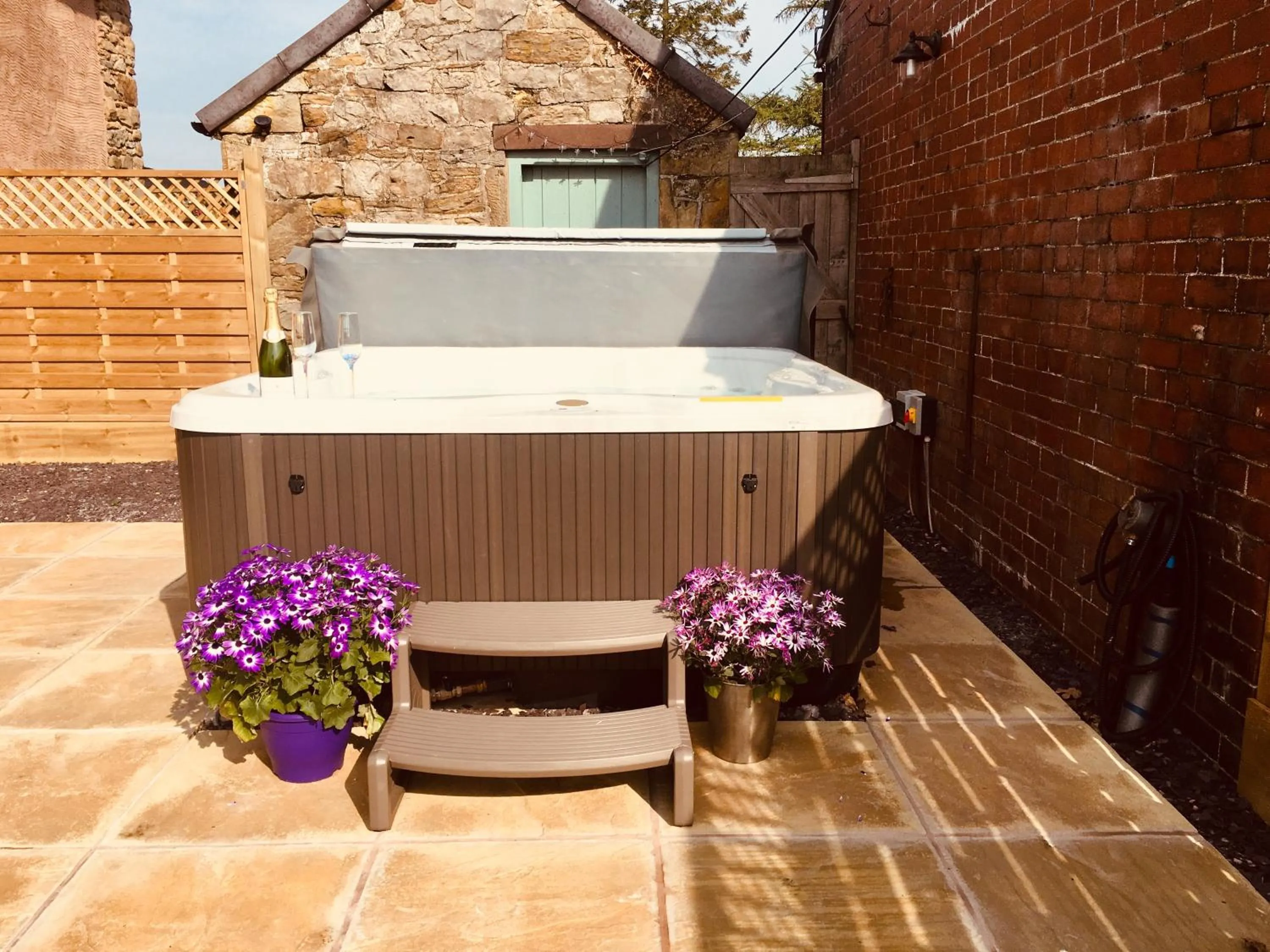 Hot Tub in Anvil Cottage