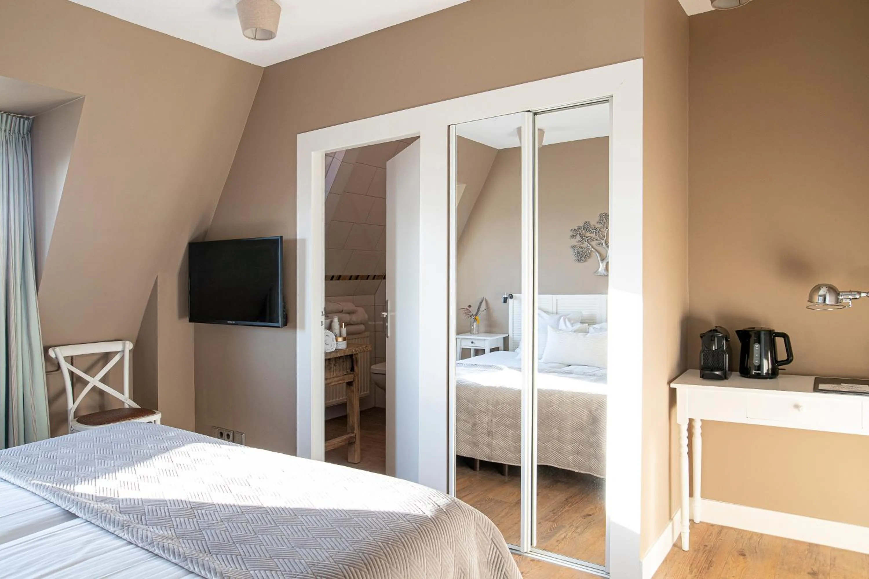 Photo of the whole room, Bed in Schippershuis Terherne