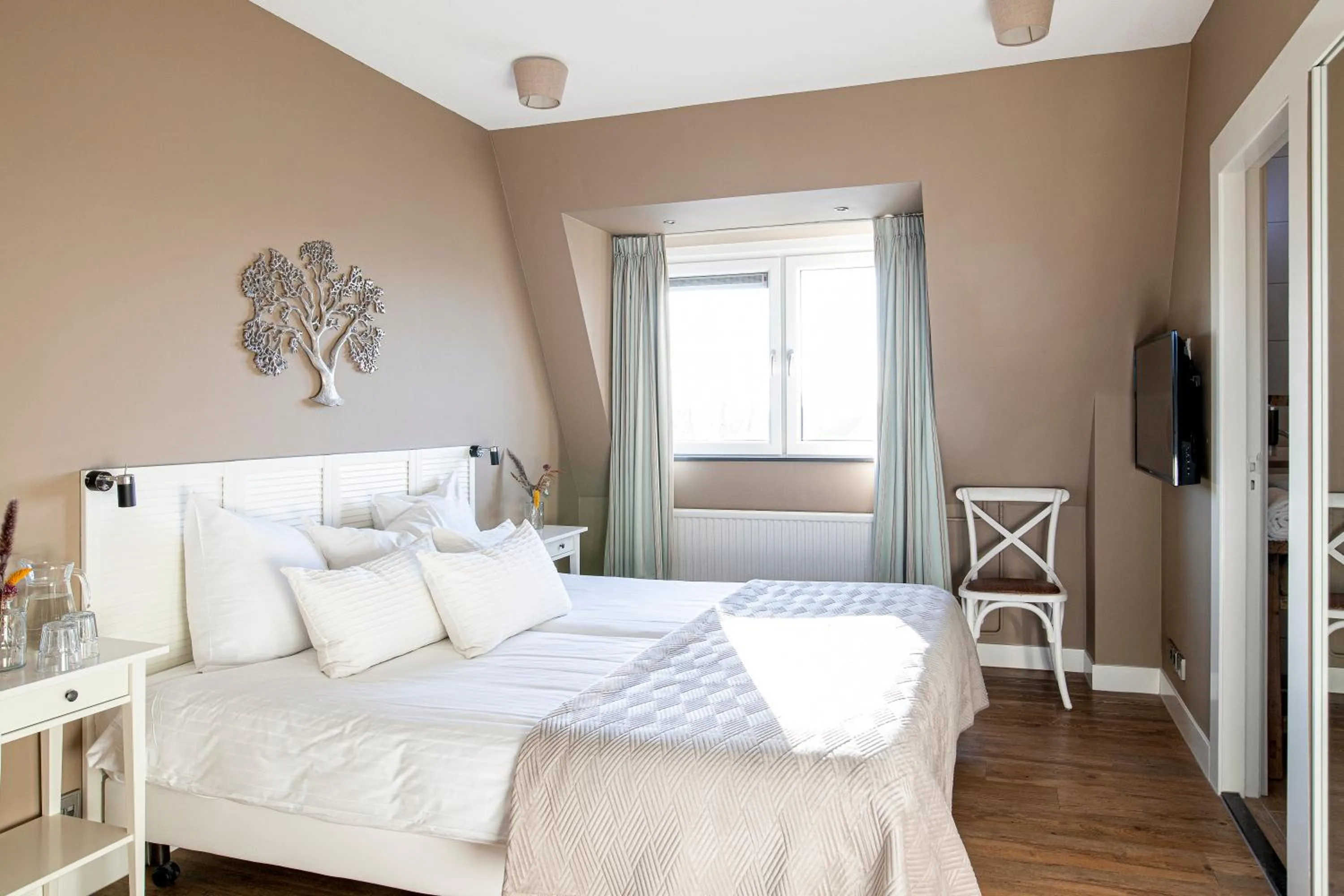 Photo of the whole room, Bed in Schippershuis Terherne