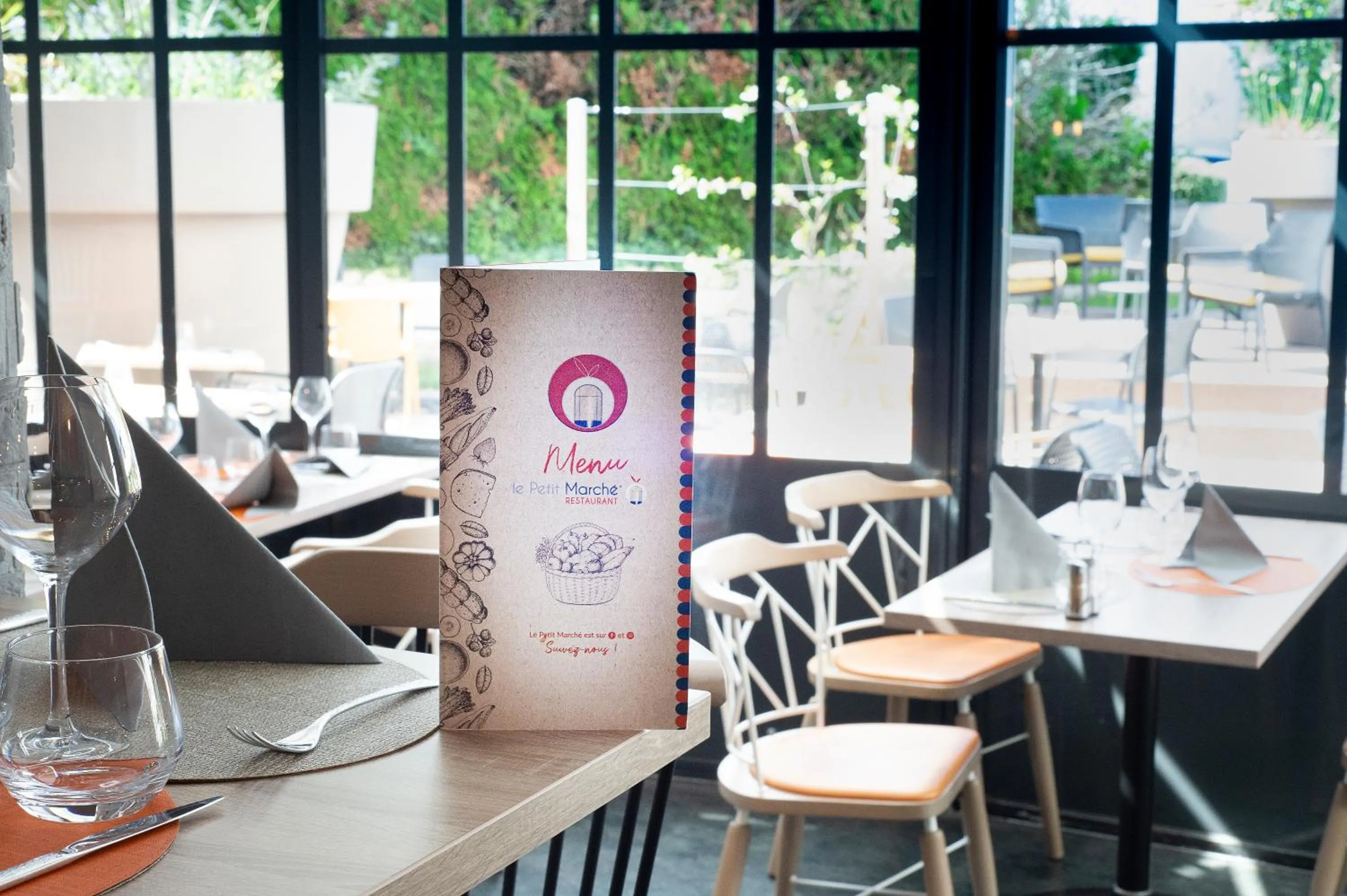 Restaurant/places to eat in The Originals Boutique, Hôtel Le Marmotel, Clermont-Ferrand