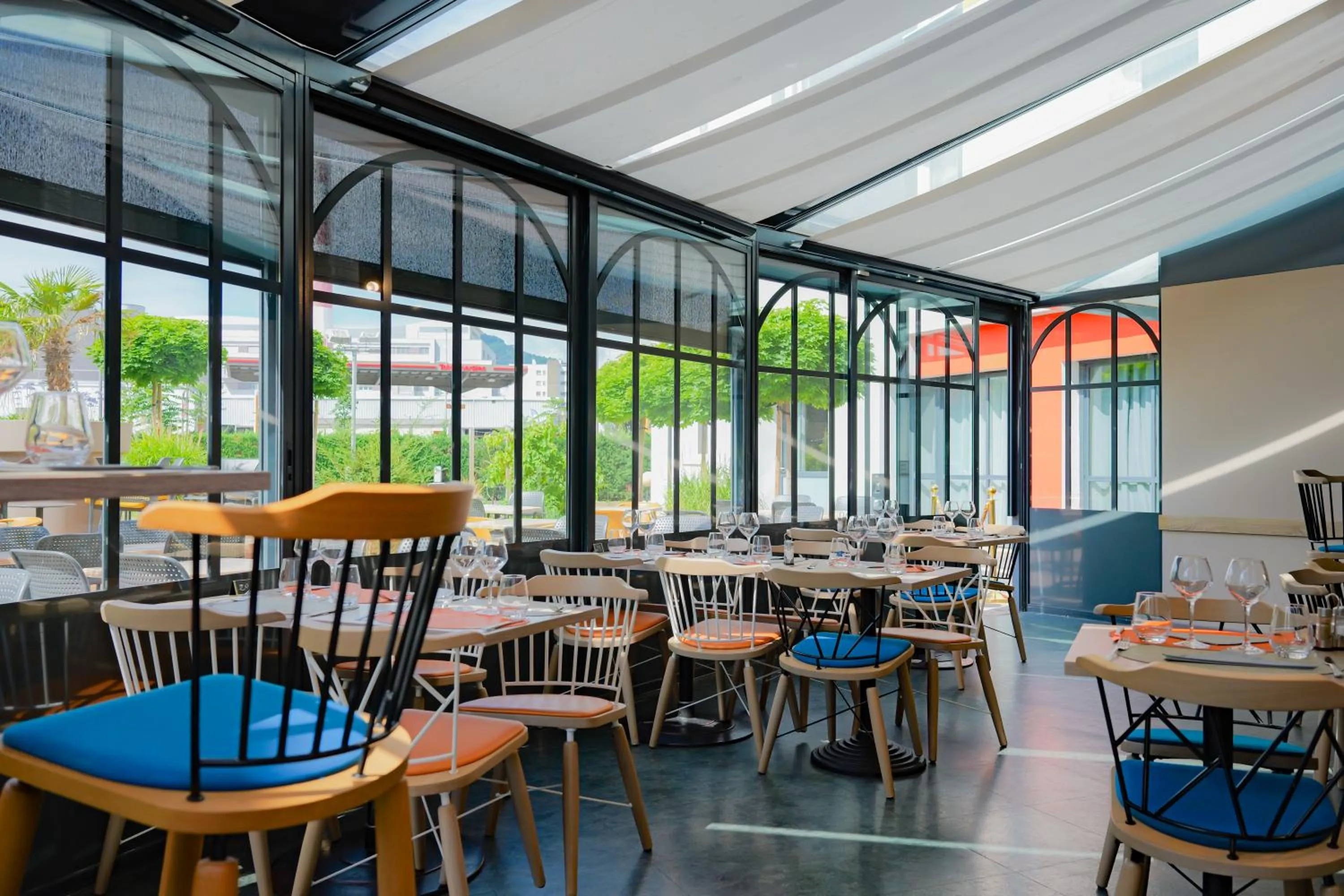 Restaurant/places to eat in The Originals Boutique, Hôtel Le Marmotel, Clermont-Ferrand