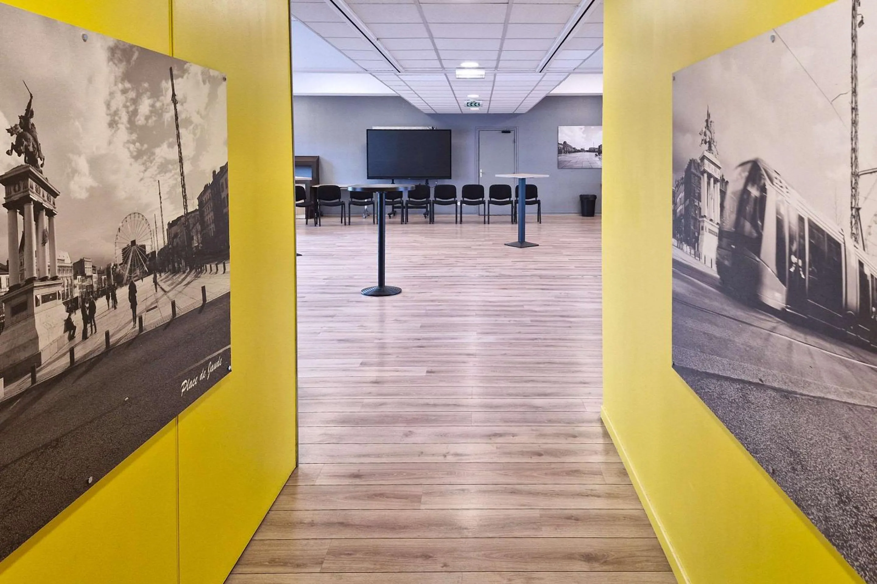 Meeting/conference room in The Originals Boutique, Hôtel Le Marmotel, Clermont-Ferrand