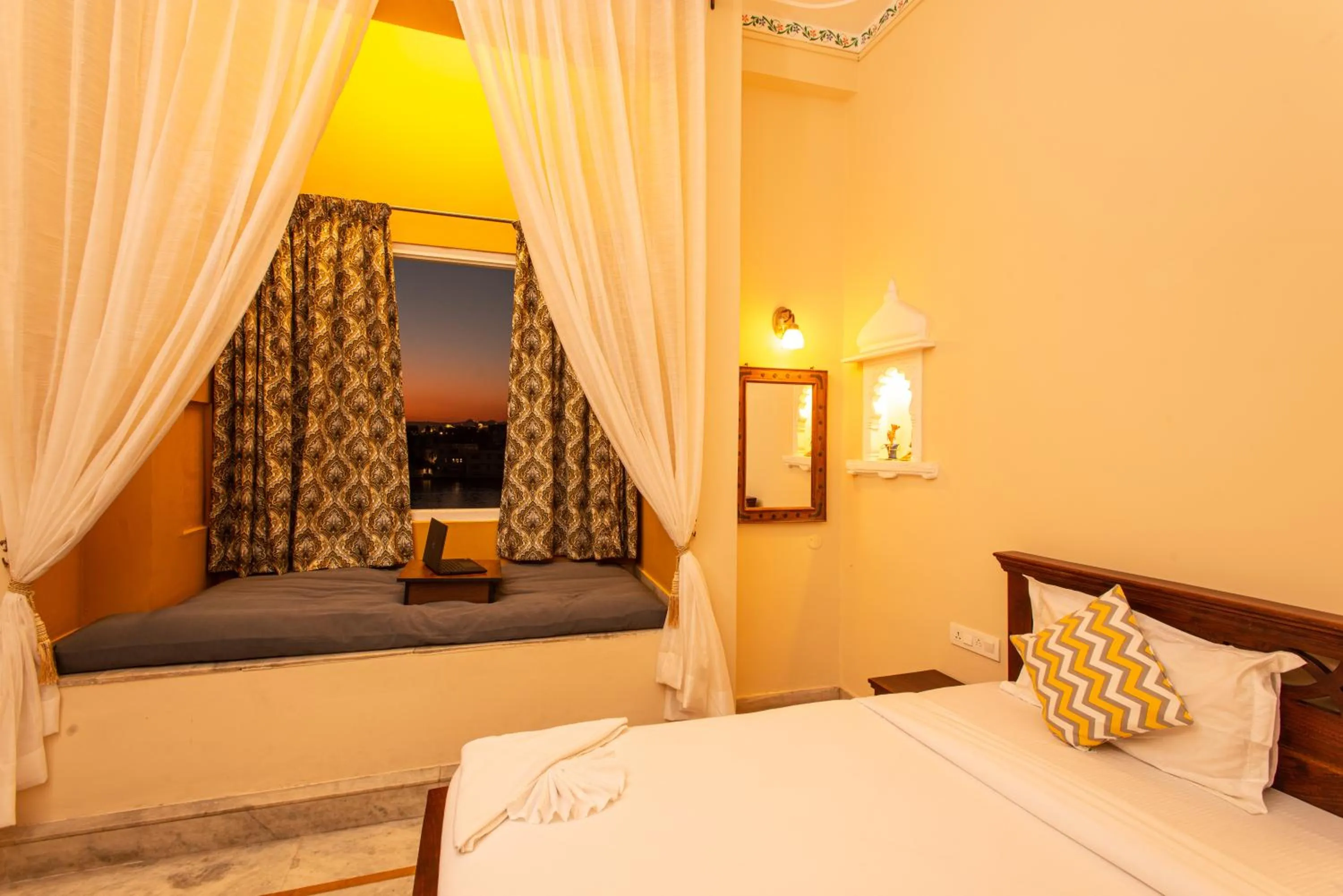 Photo of the whole room, Bed in Hostel Mantra