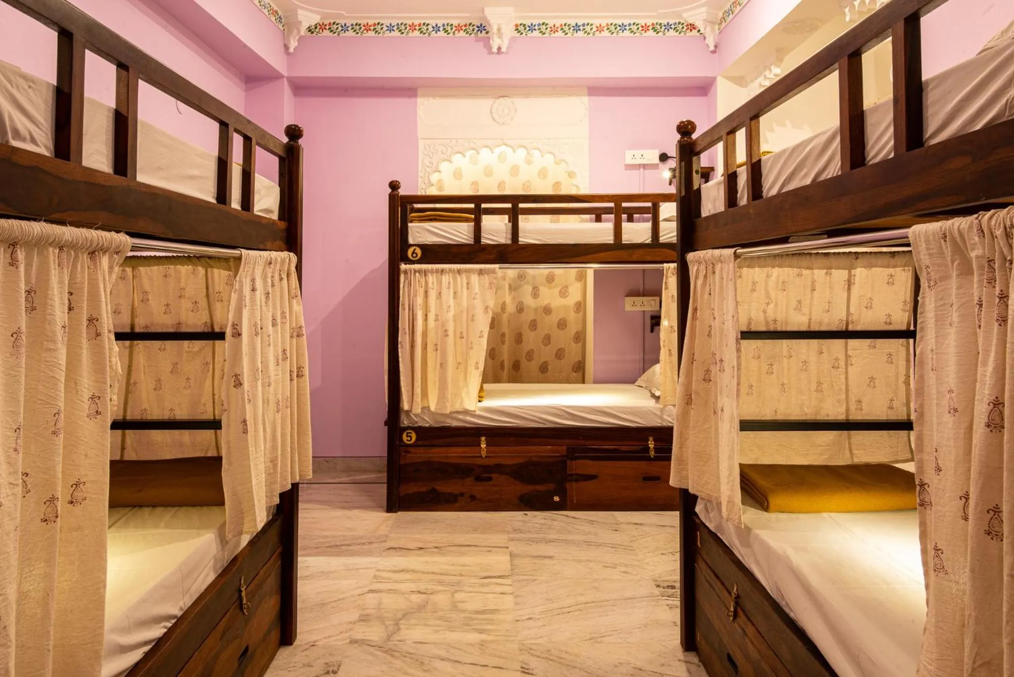 Photo of the whole room, Bed in Hostel Mantra