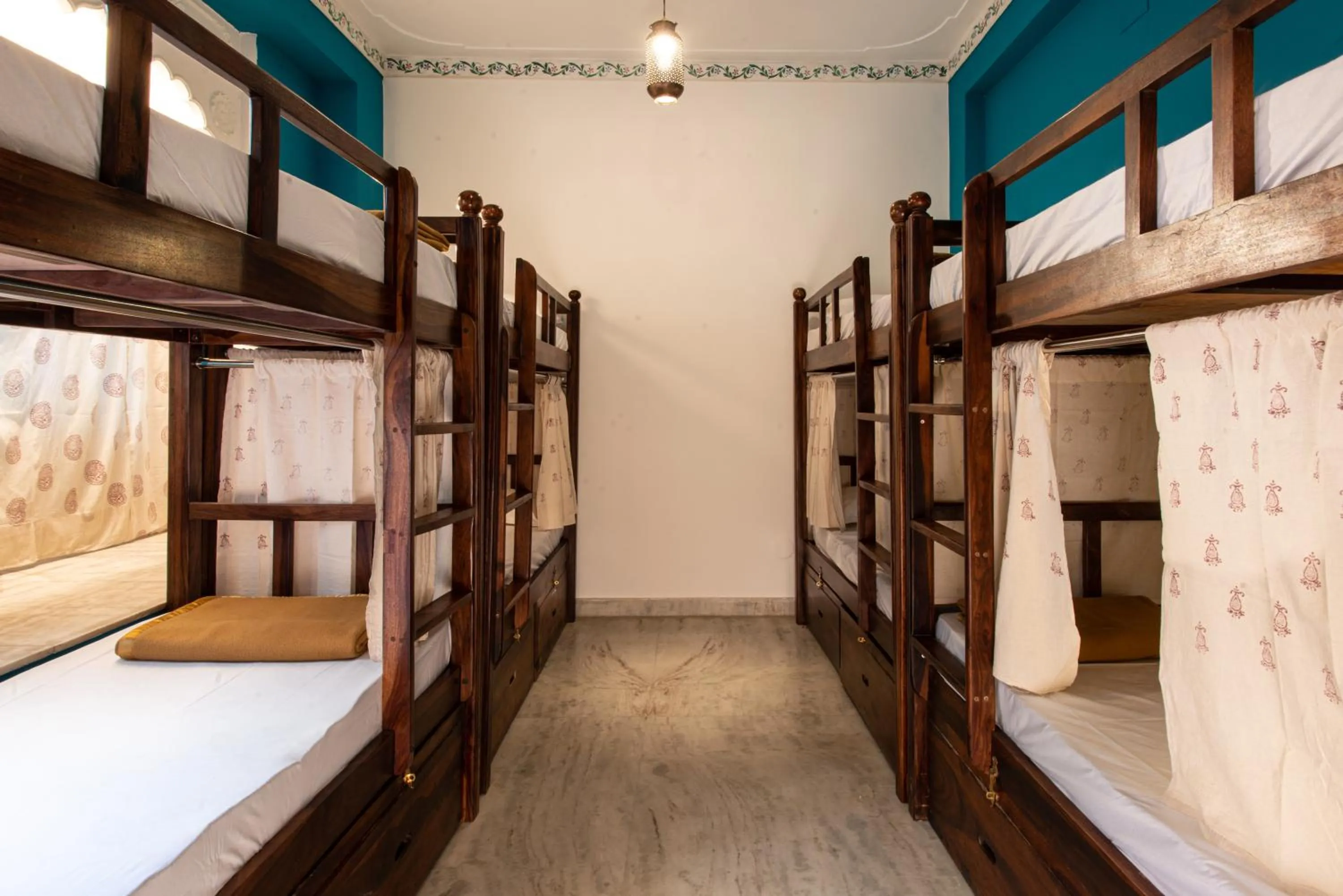 Photo of the whole room, Bed in Hostel Mantra