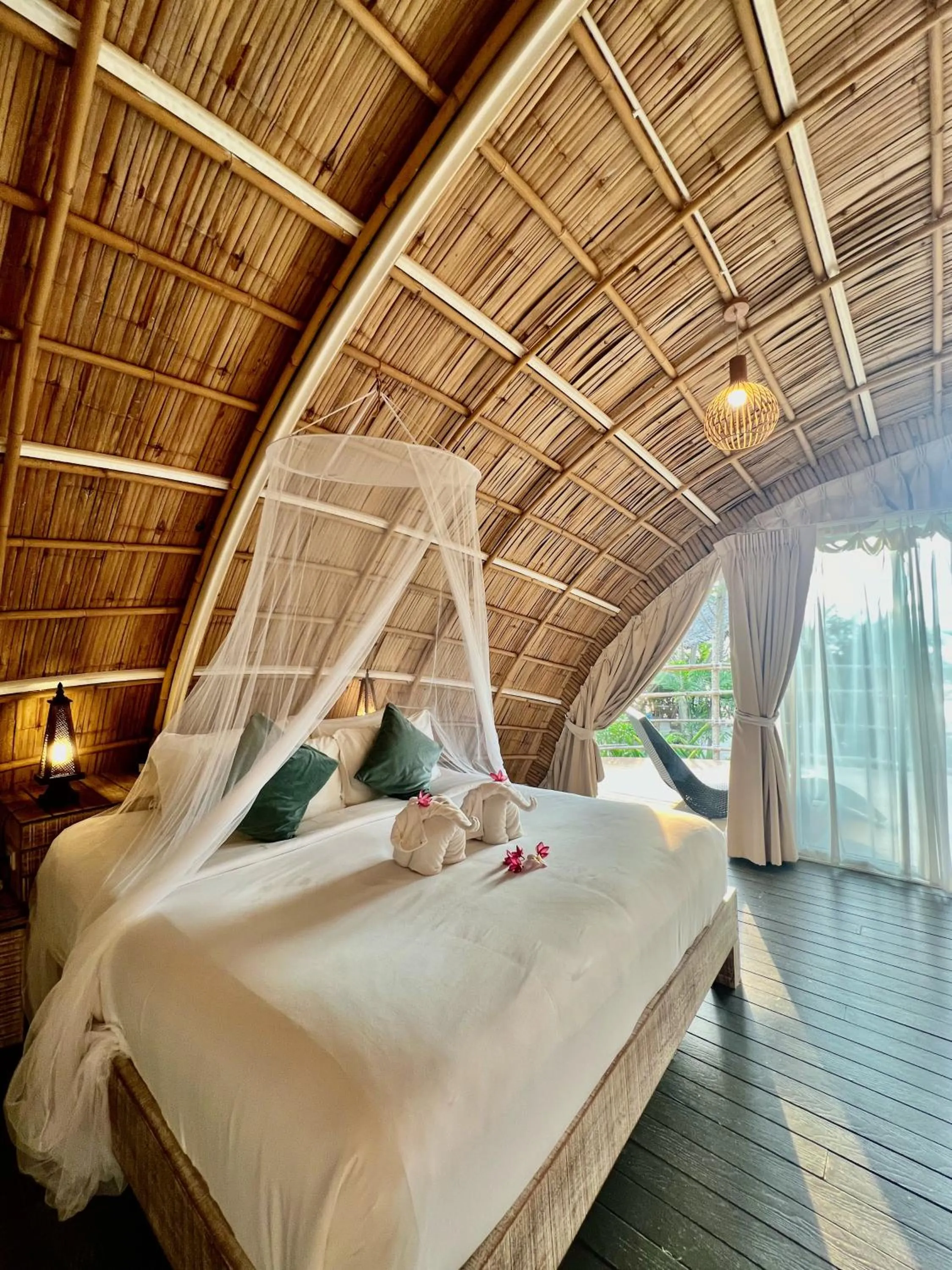 Bed in Jaiyen Boutique Resort