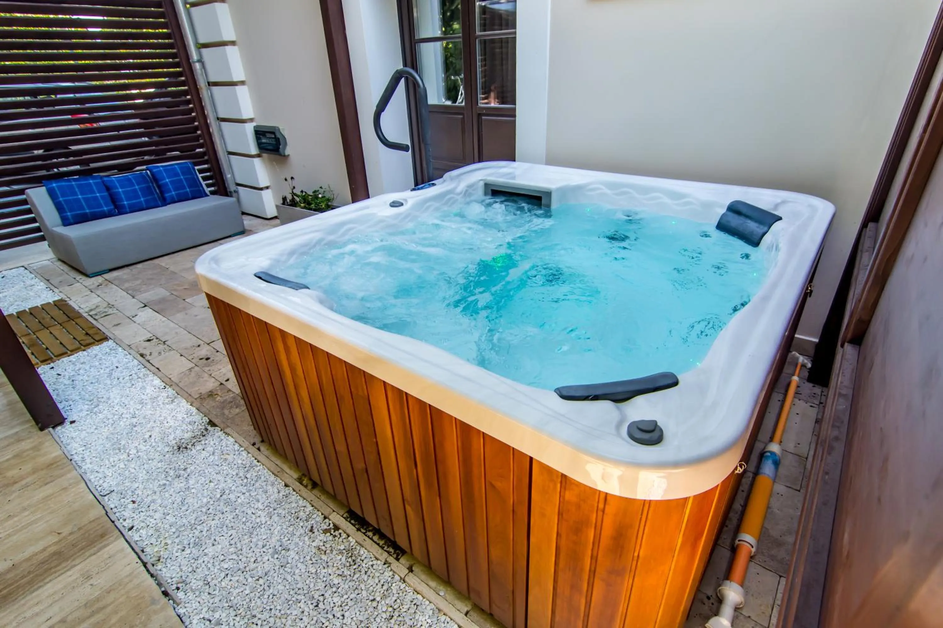 Hot Tub in Boutique Hotel Annuska