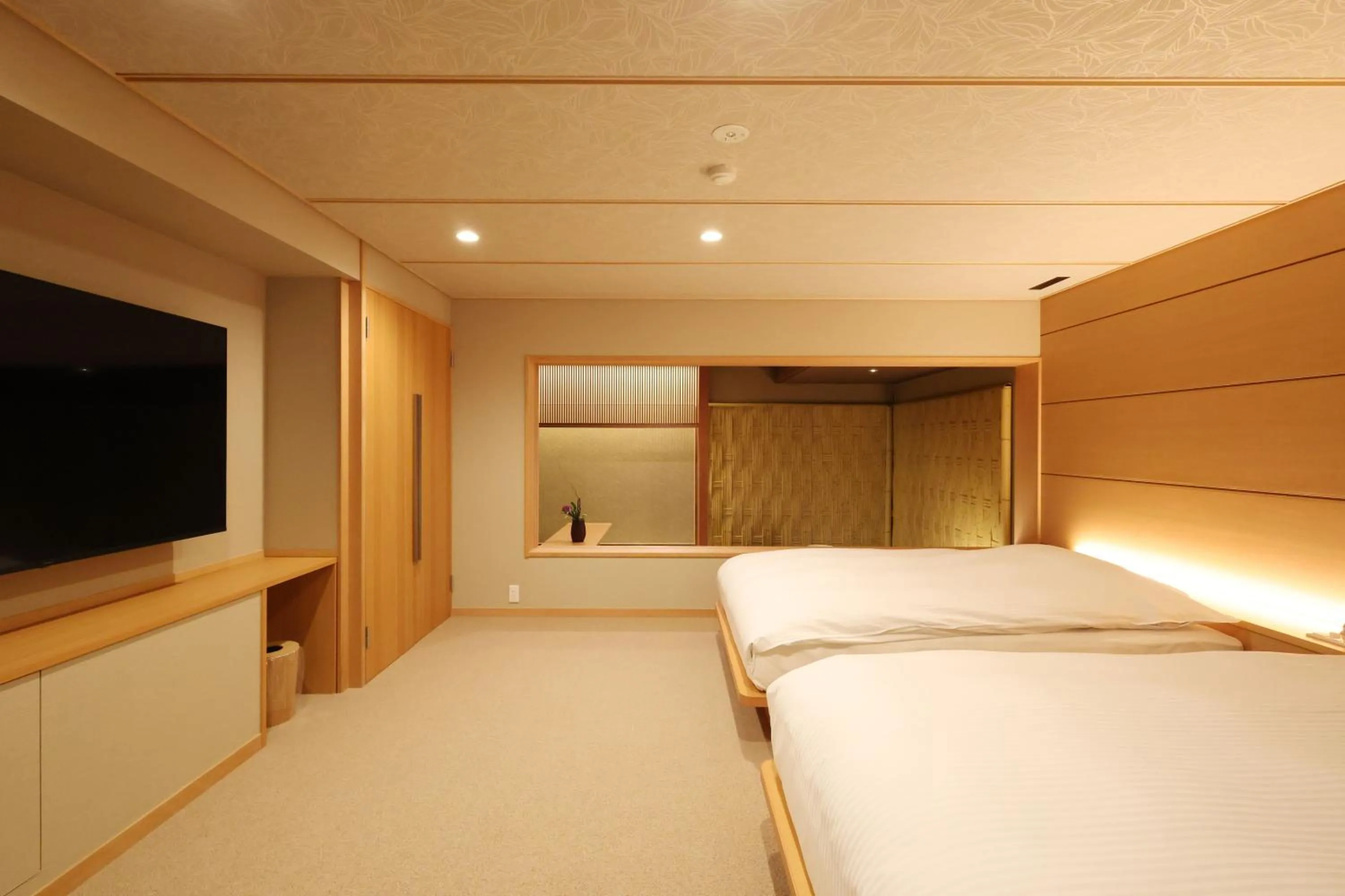 Photo of the whole room, Bed in Fujiiso