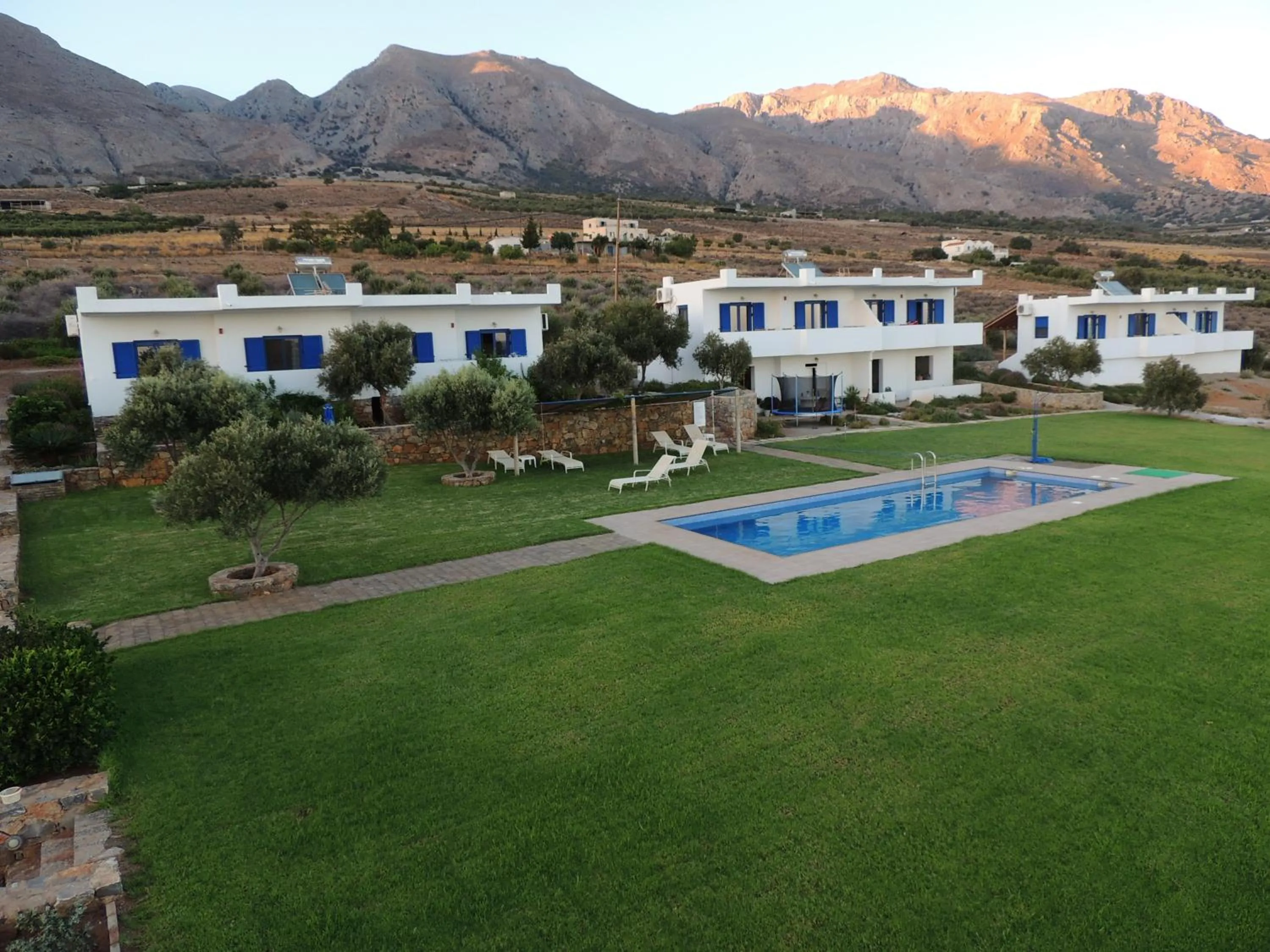 Swimming pool in Studios Fokies
