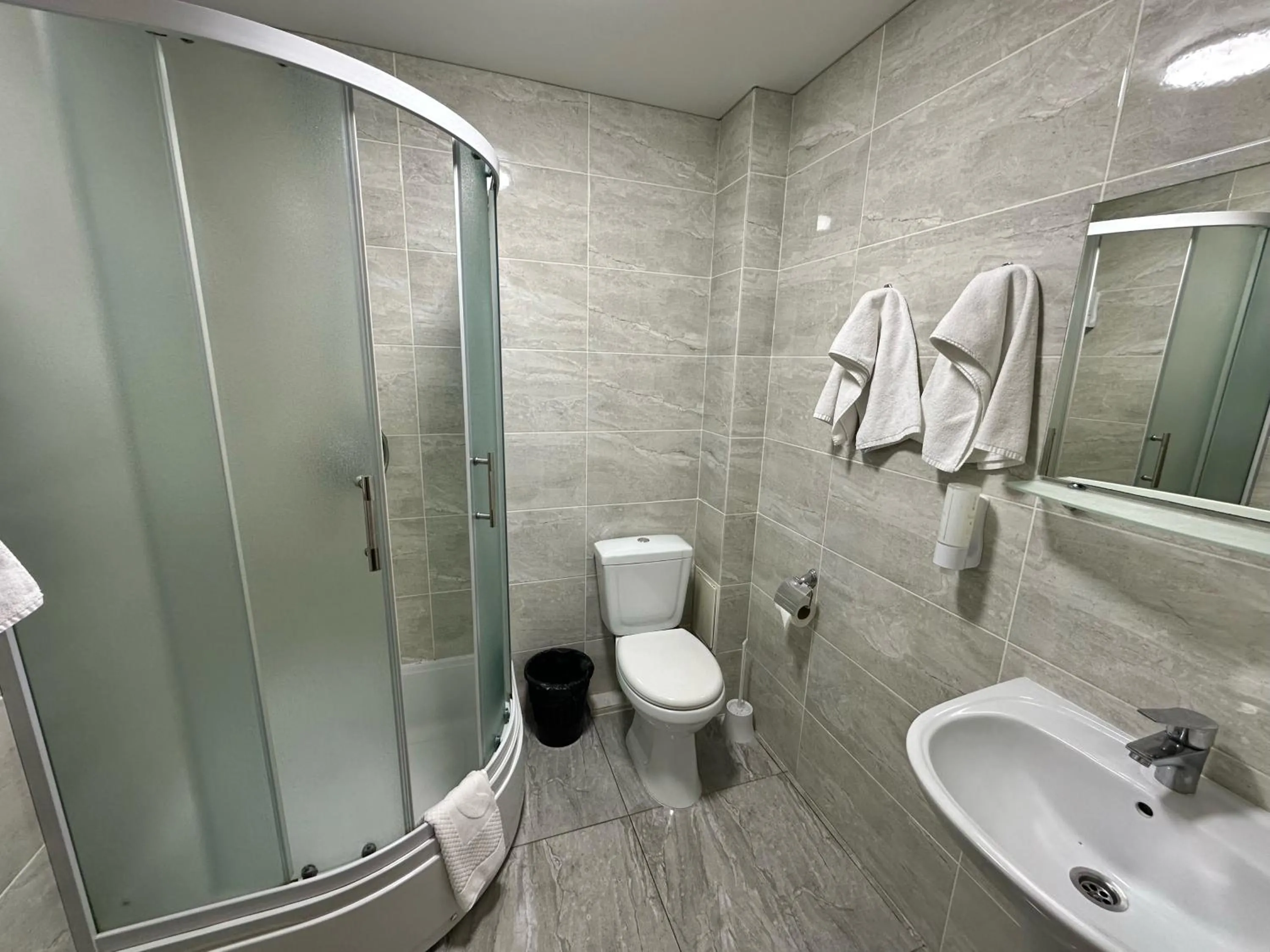 Shower in Yavir