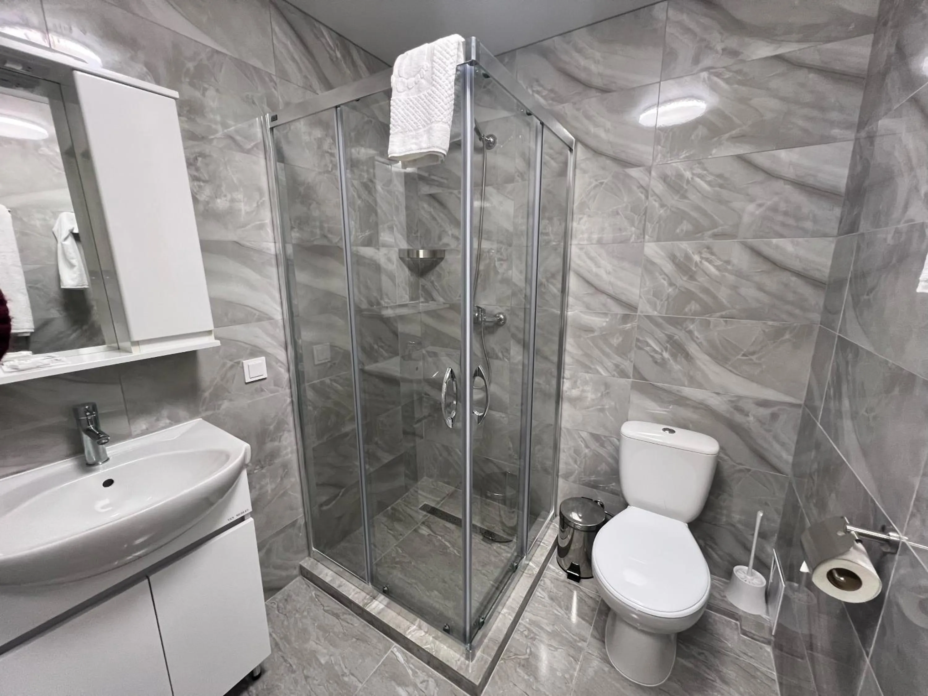 Shower in Yavir