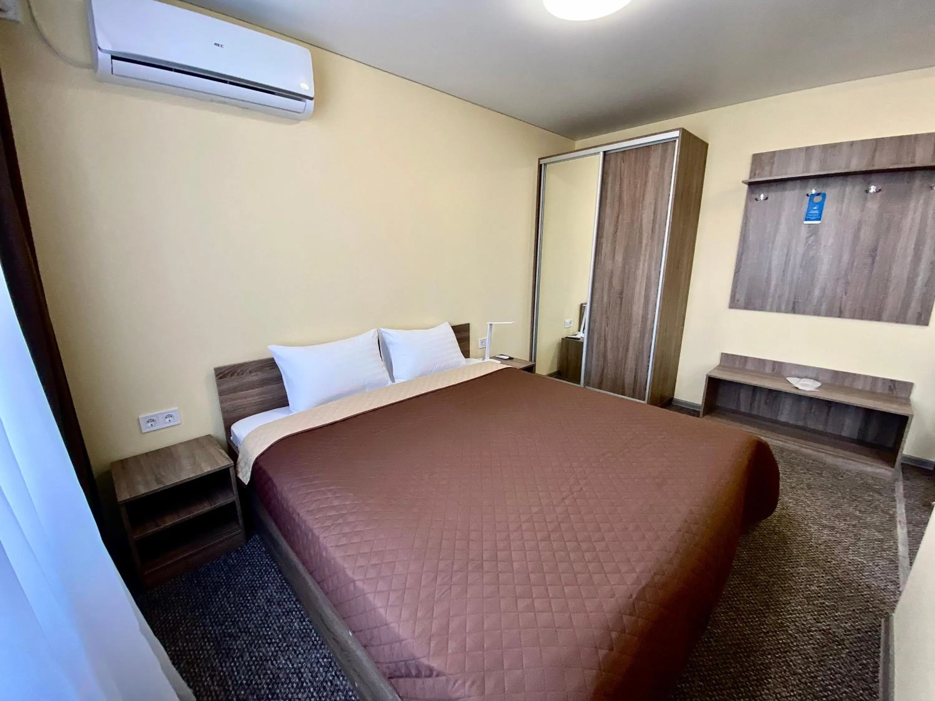 Bed in Yavir