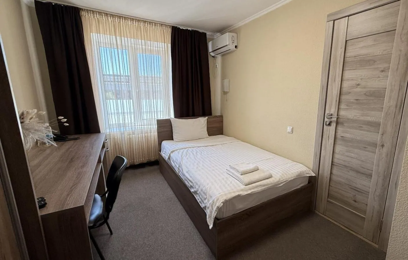 Bed in Yavir