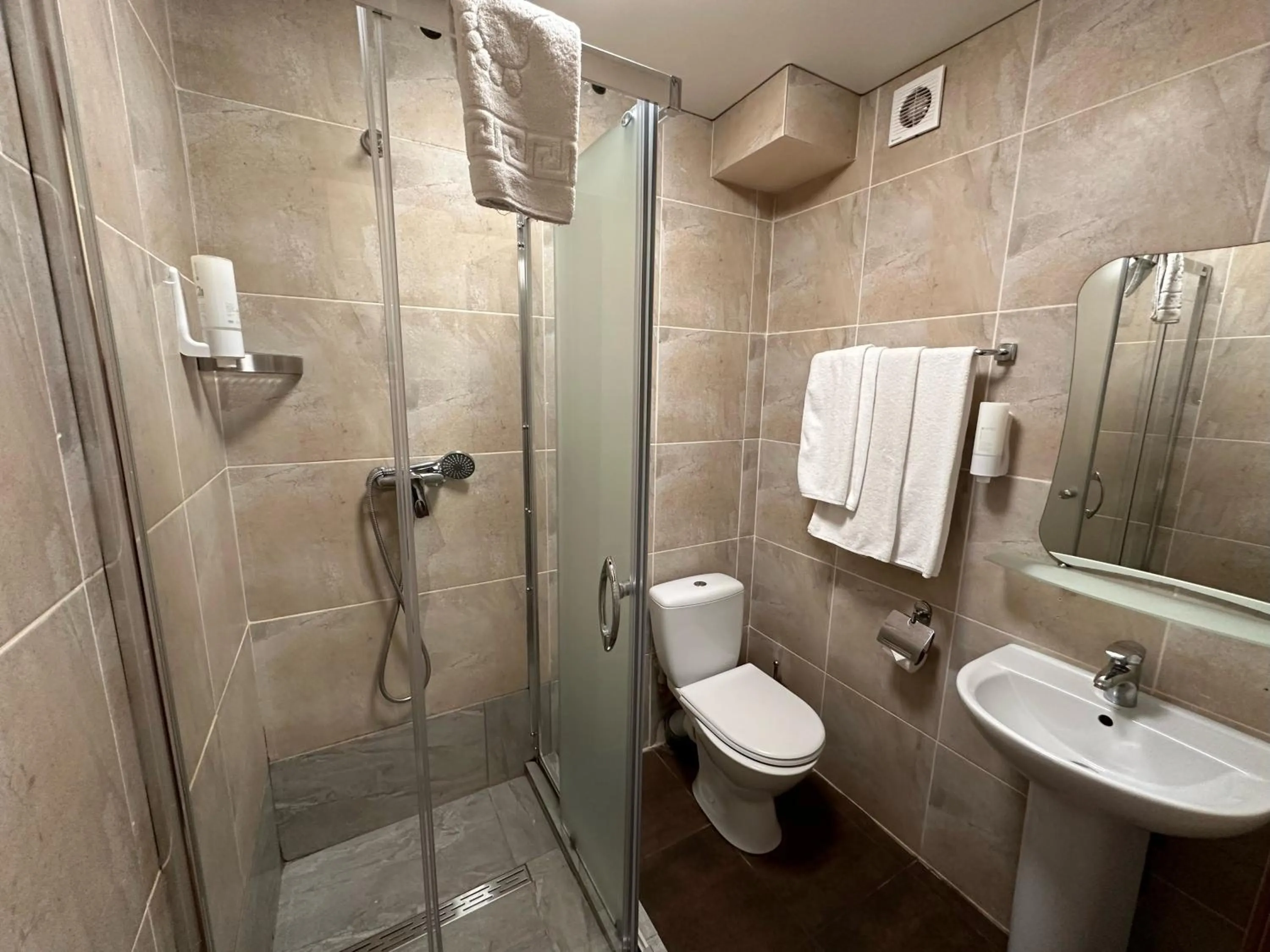 Shower in Yavir