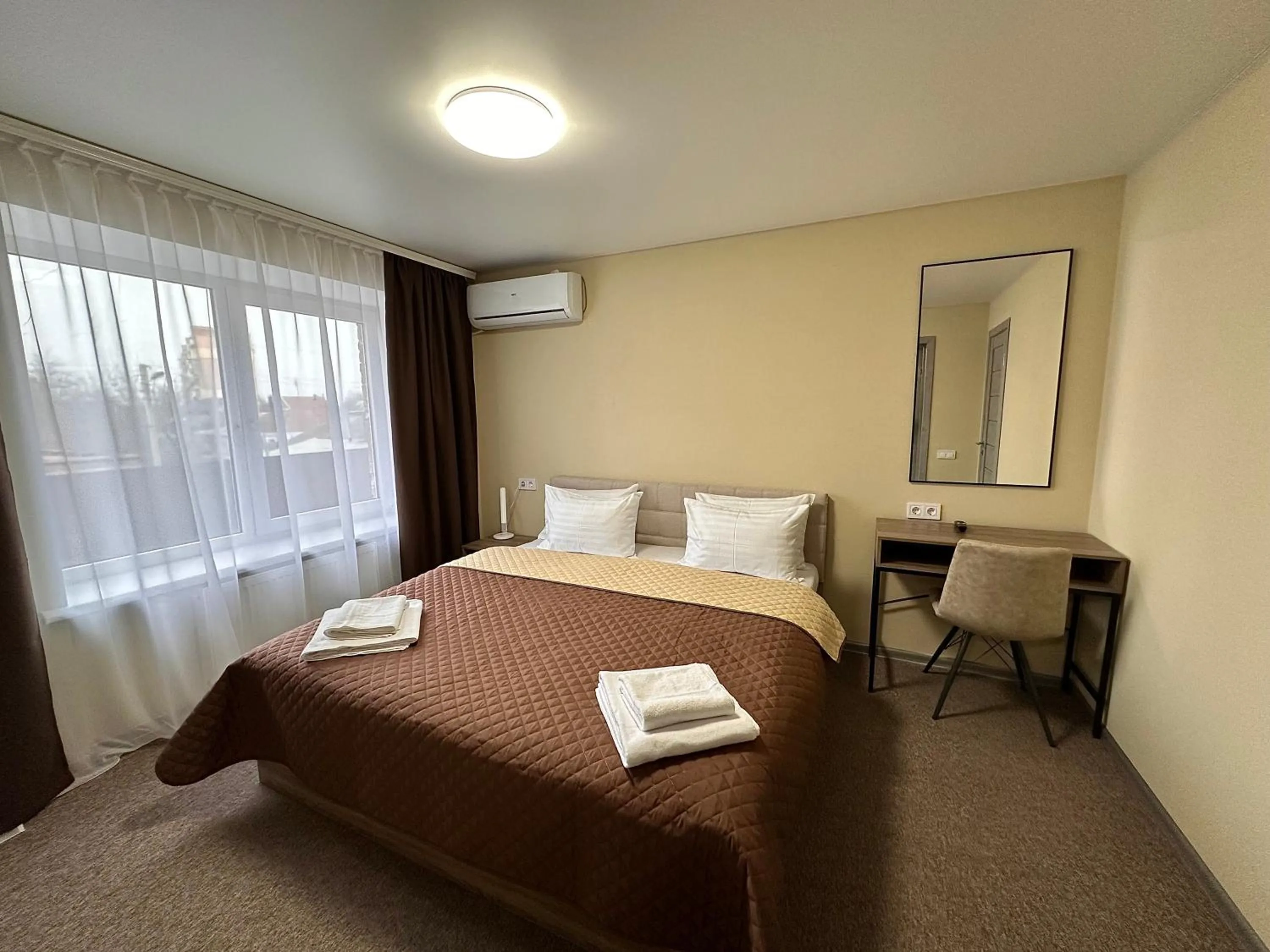 Bedroom, Bed in Yavir