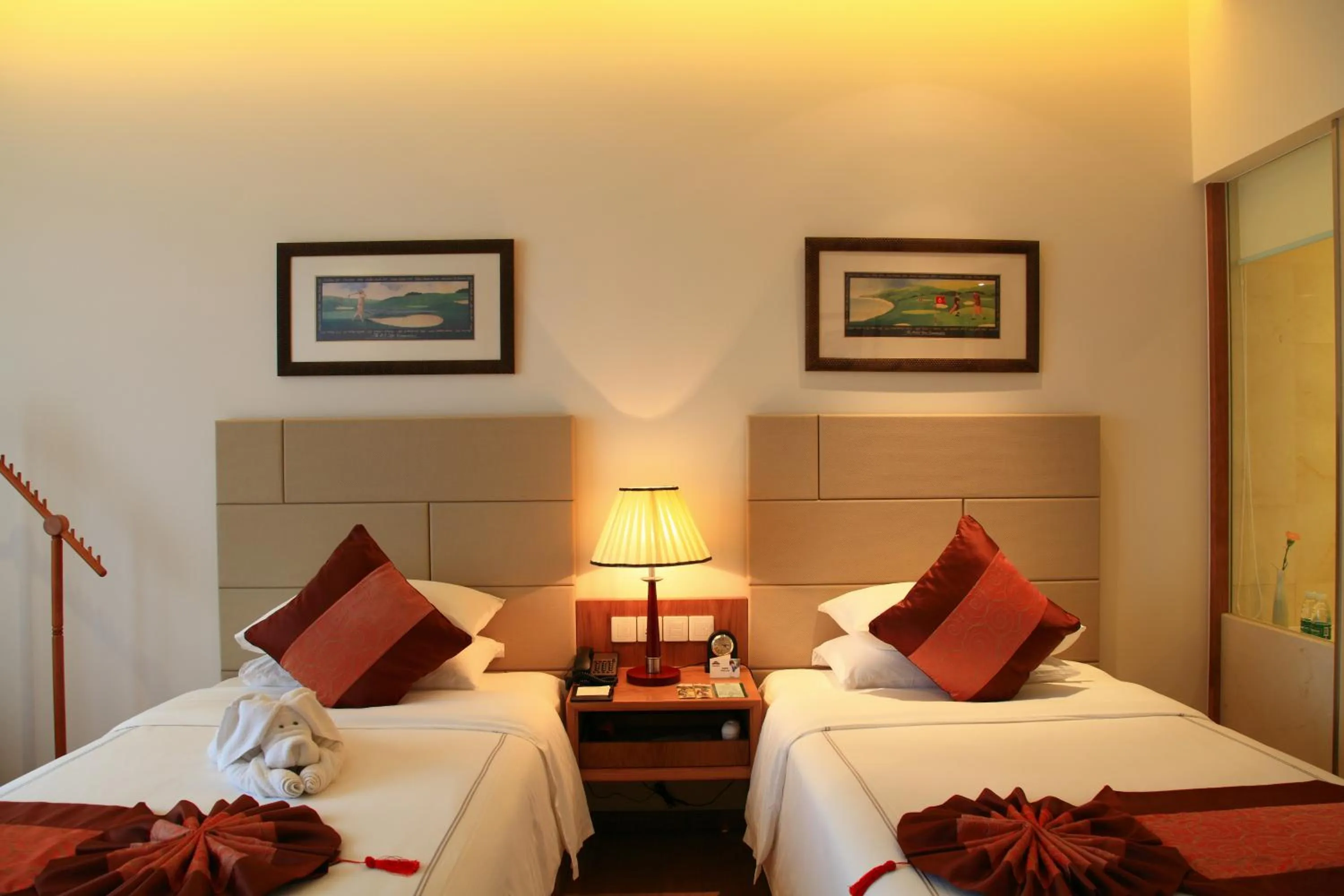 Bed in Mingshen Golf & Bay Resort Sanya