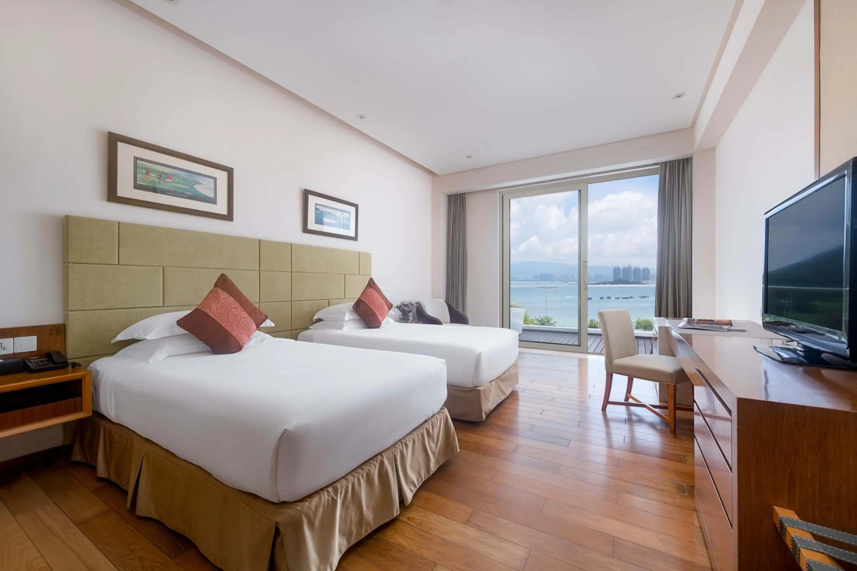 Bed in Mingshen Golf & Bay Resort Sanya