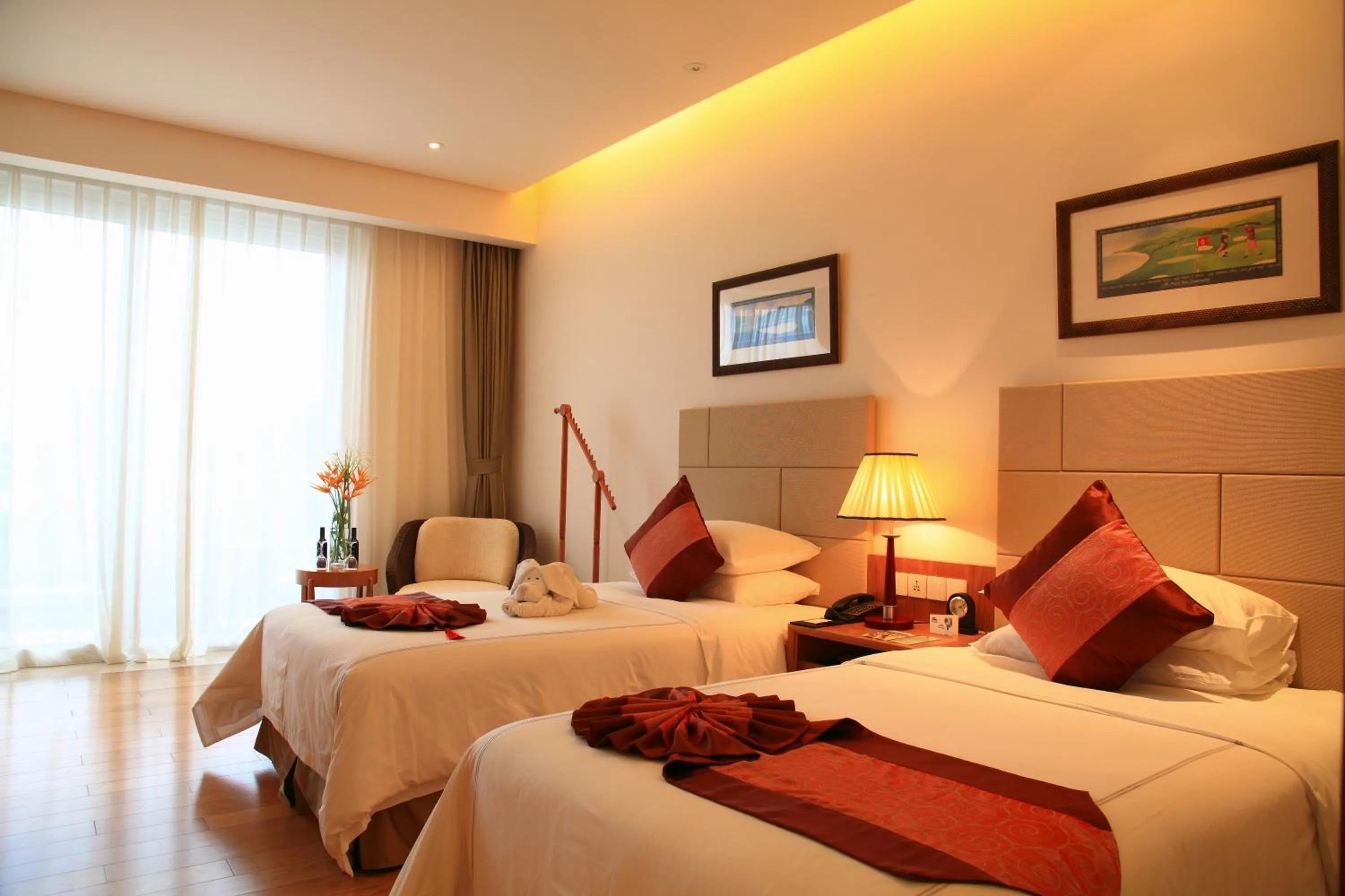 Bed in Mingshen Golf & Bay Resort Sanya