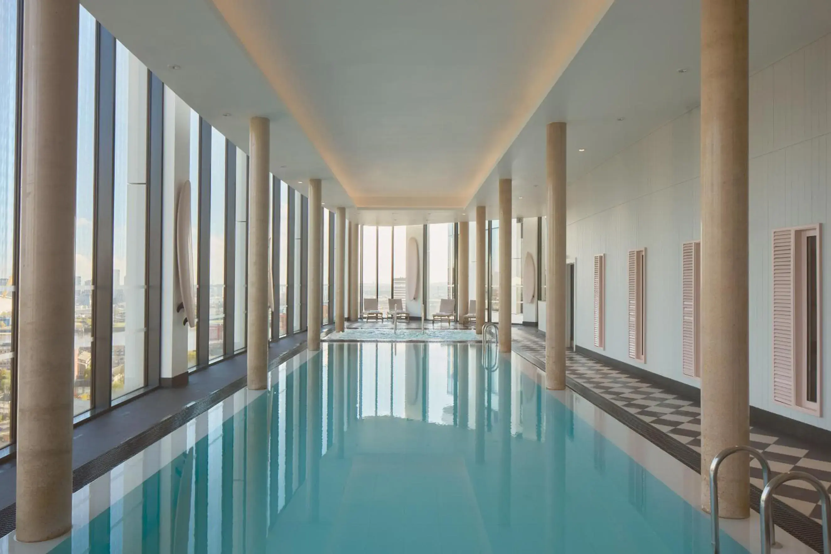 Swimming pool in ARK Canary Wharf Swimming pool in ARK Canary Wharf