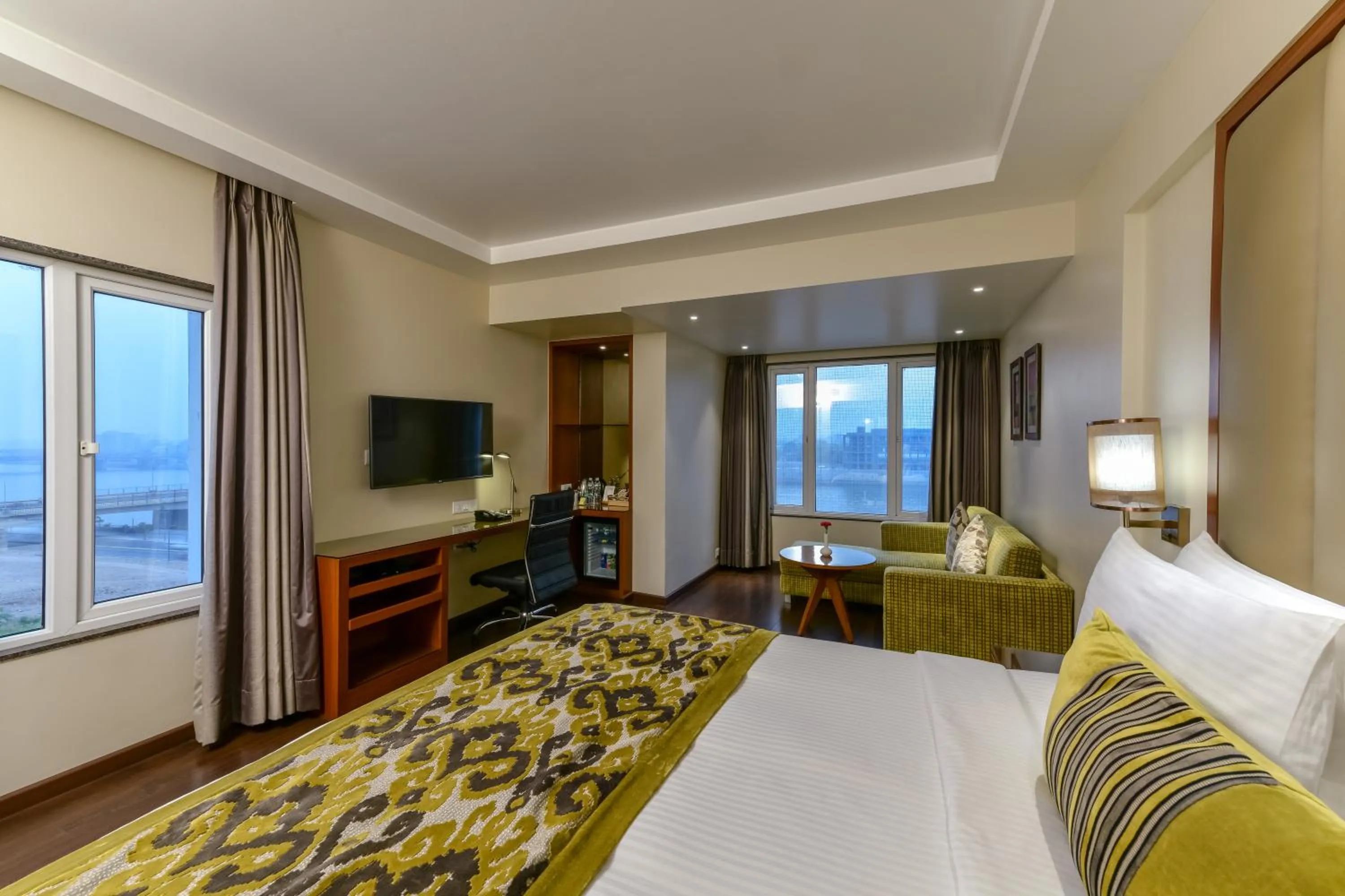 Bed in Lemon Tree Premier “The Atrium” Ahmedabad