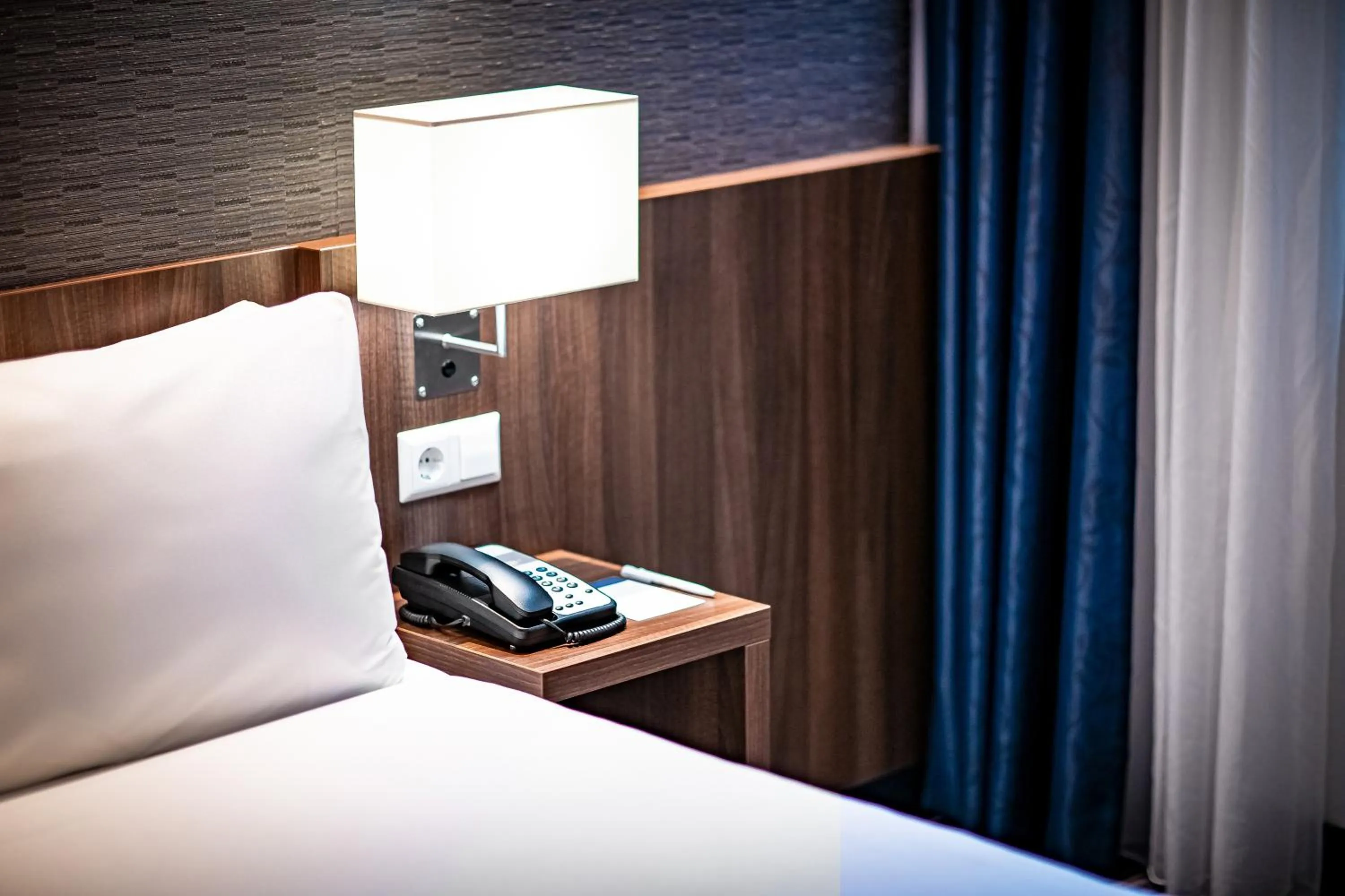 Bed in Holiday Inn Express Rotterdam - Central Station by IHG