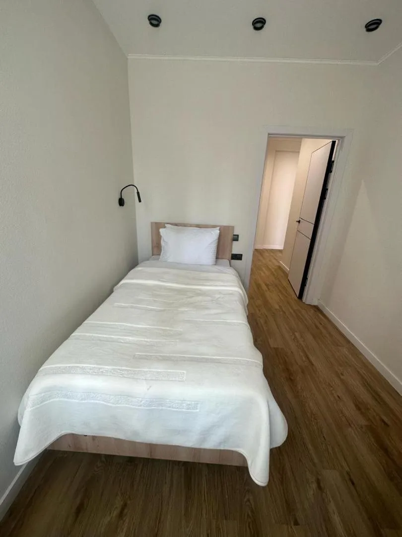 Bed in Golden Dragon