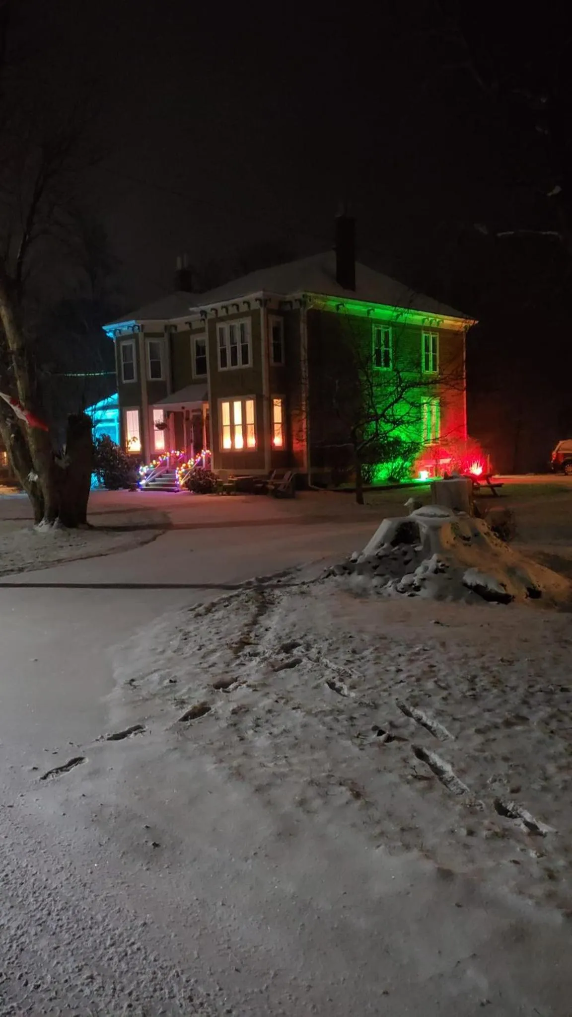Property building in The Lark & Loon Inn