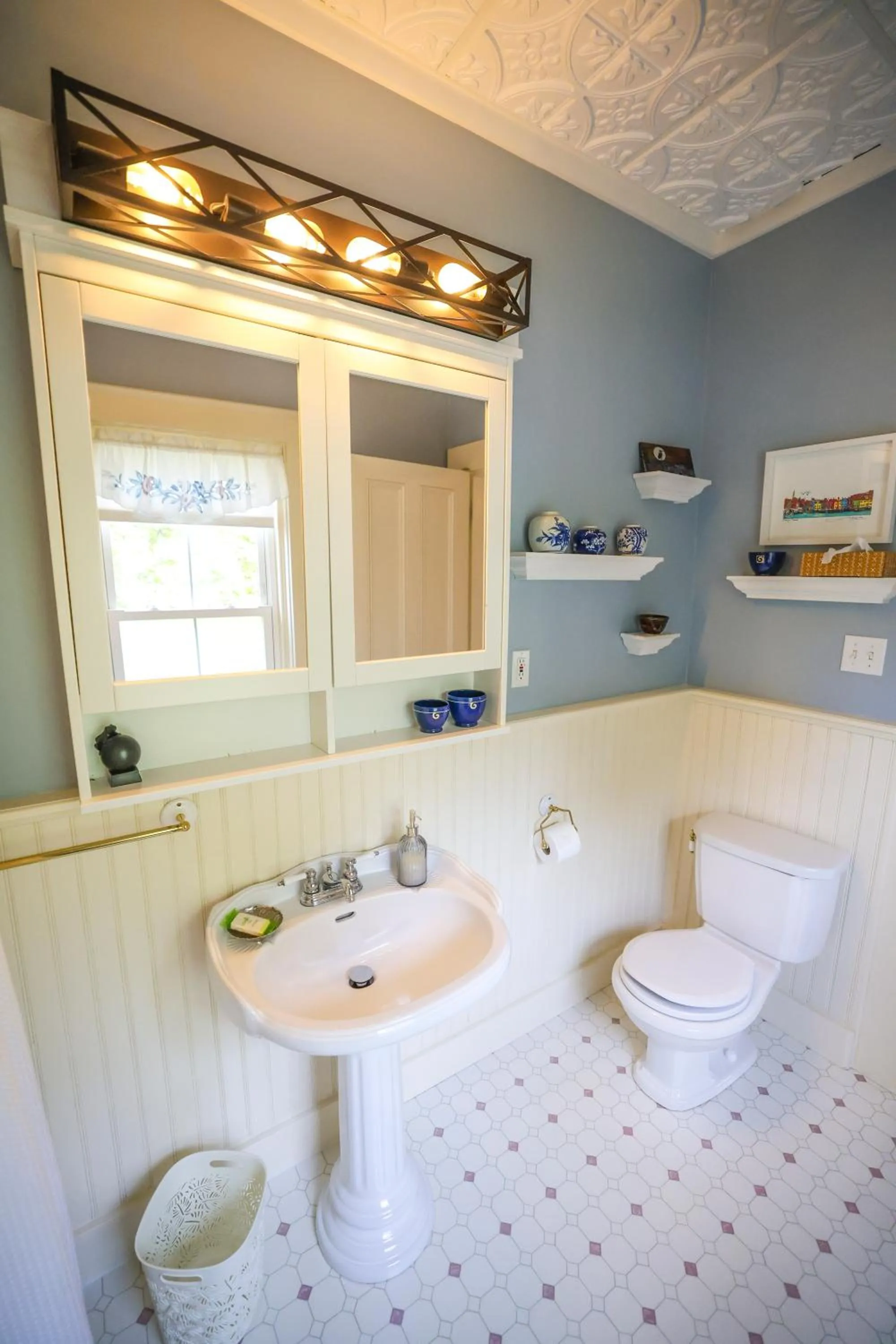 Bathroom in The Lark & Loon Inn