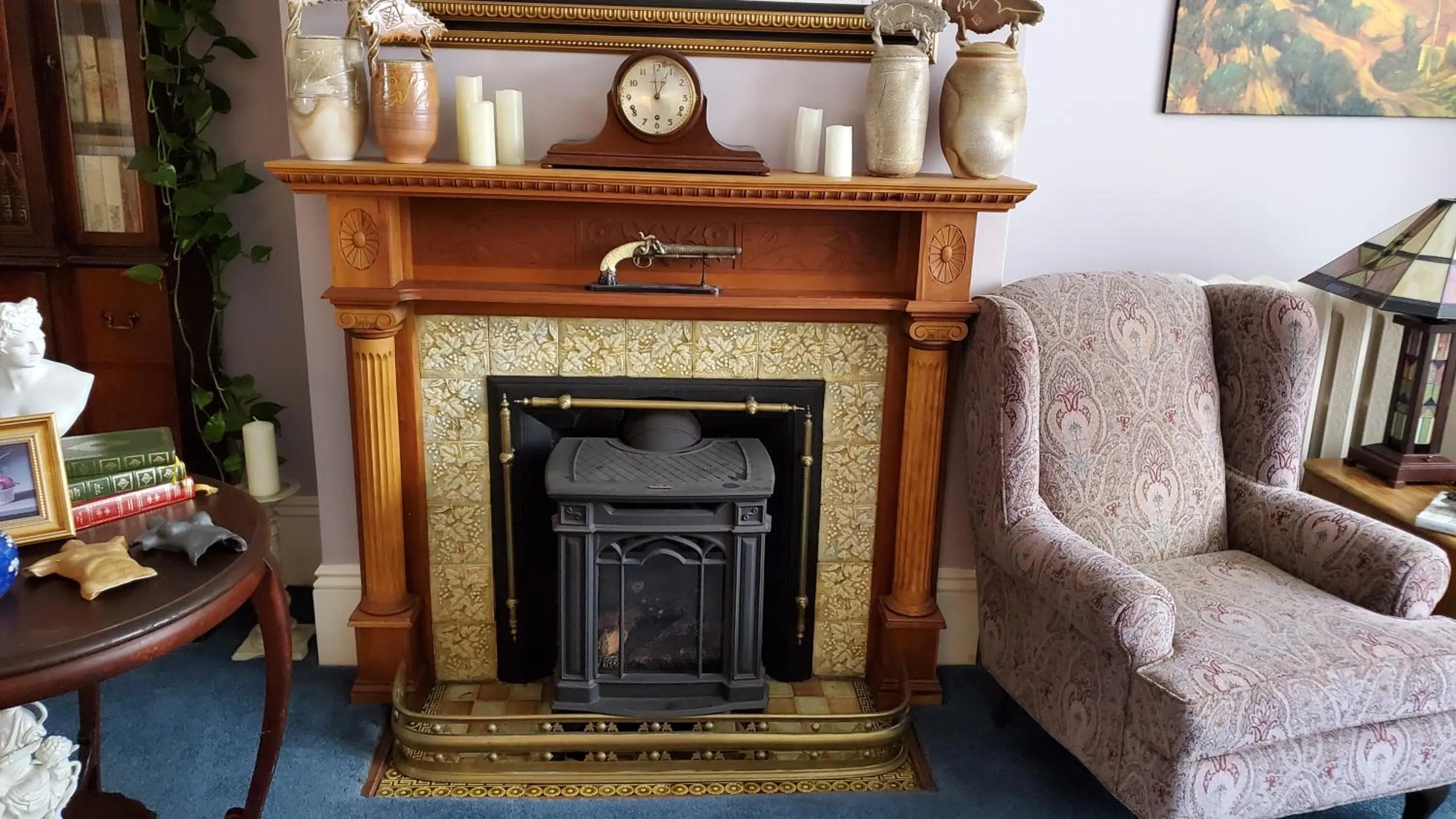 Living room in The Lark & Loon Inn