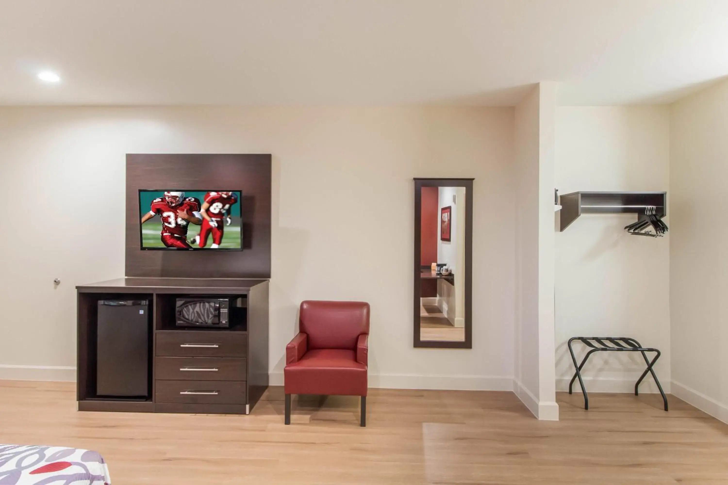 Photo of the whole room in Red Roof Inn Houston - Willowbrook Photo of the whole room in Red Roof Inn Houston - Willowbrook