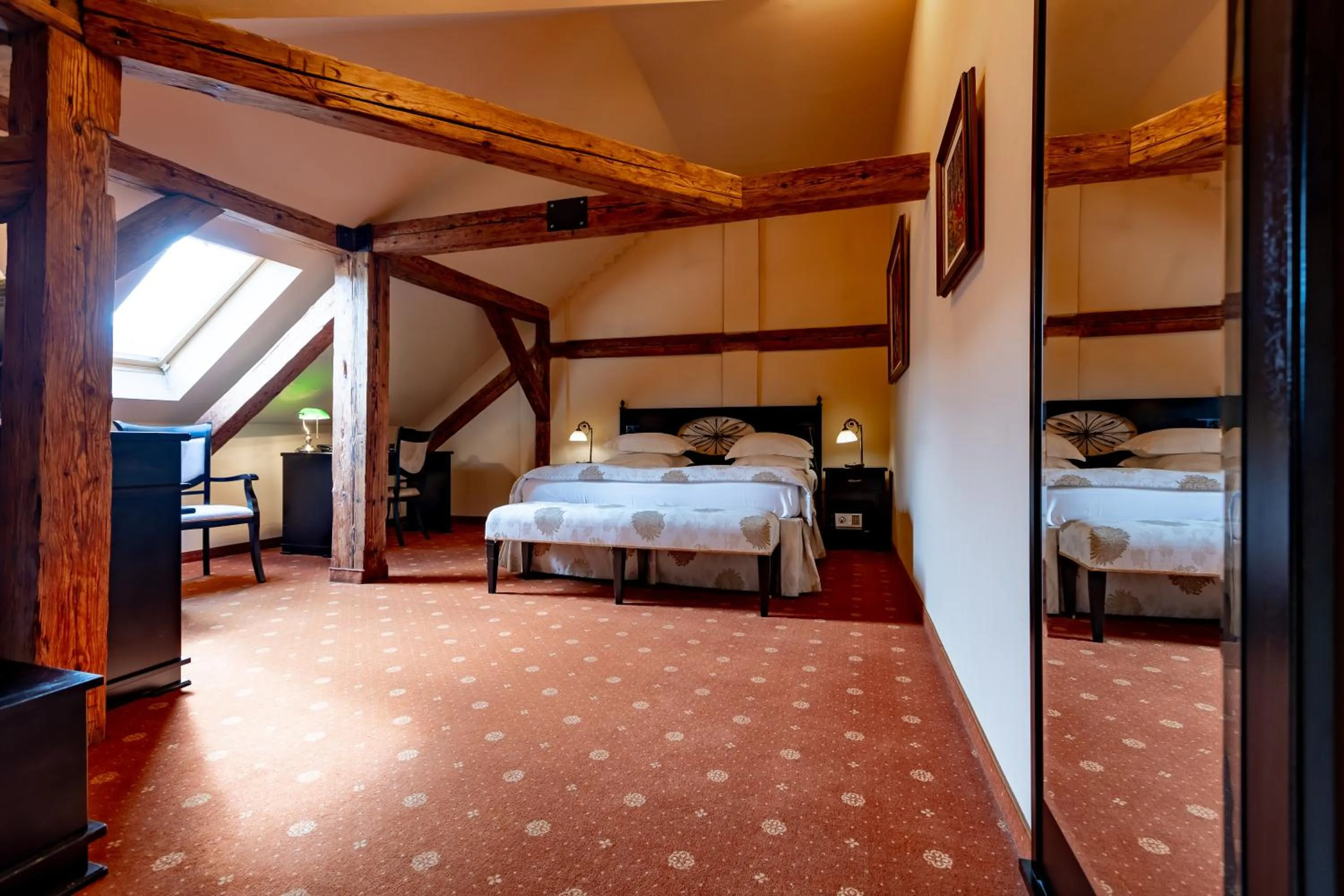 Photo of the whole room, Bed in Hotel Central Park Sighisoara