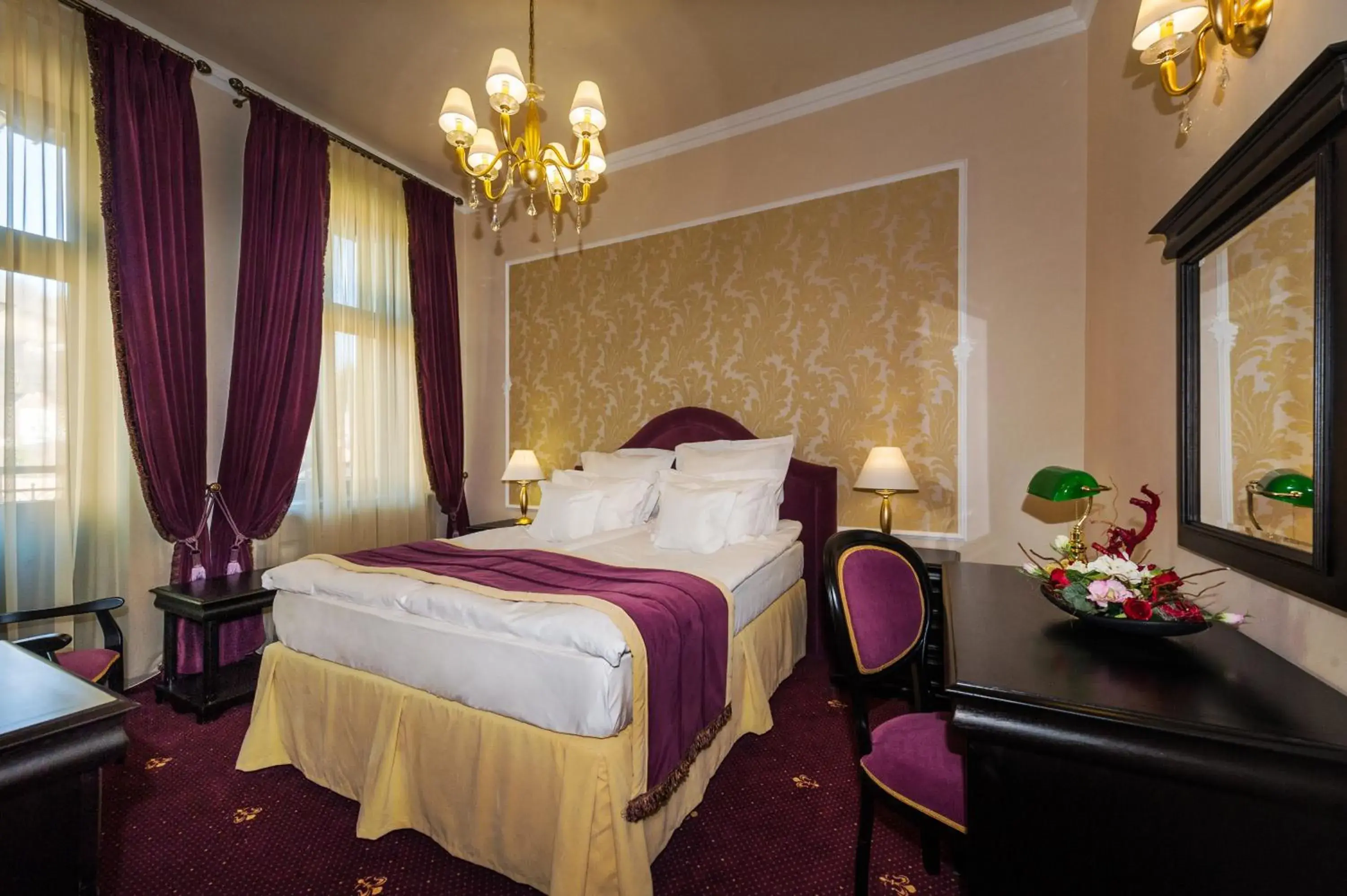 Bed in Hotel Central Park Sighisoara Bed in Hotel Central Park Sighisoara