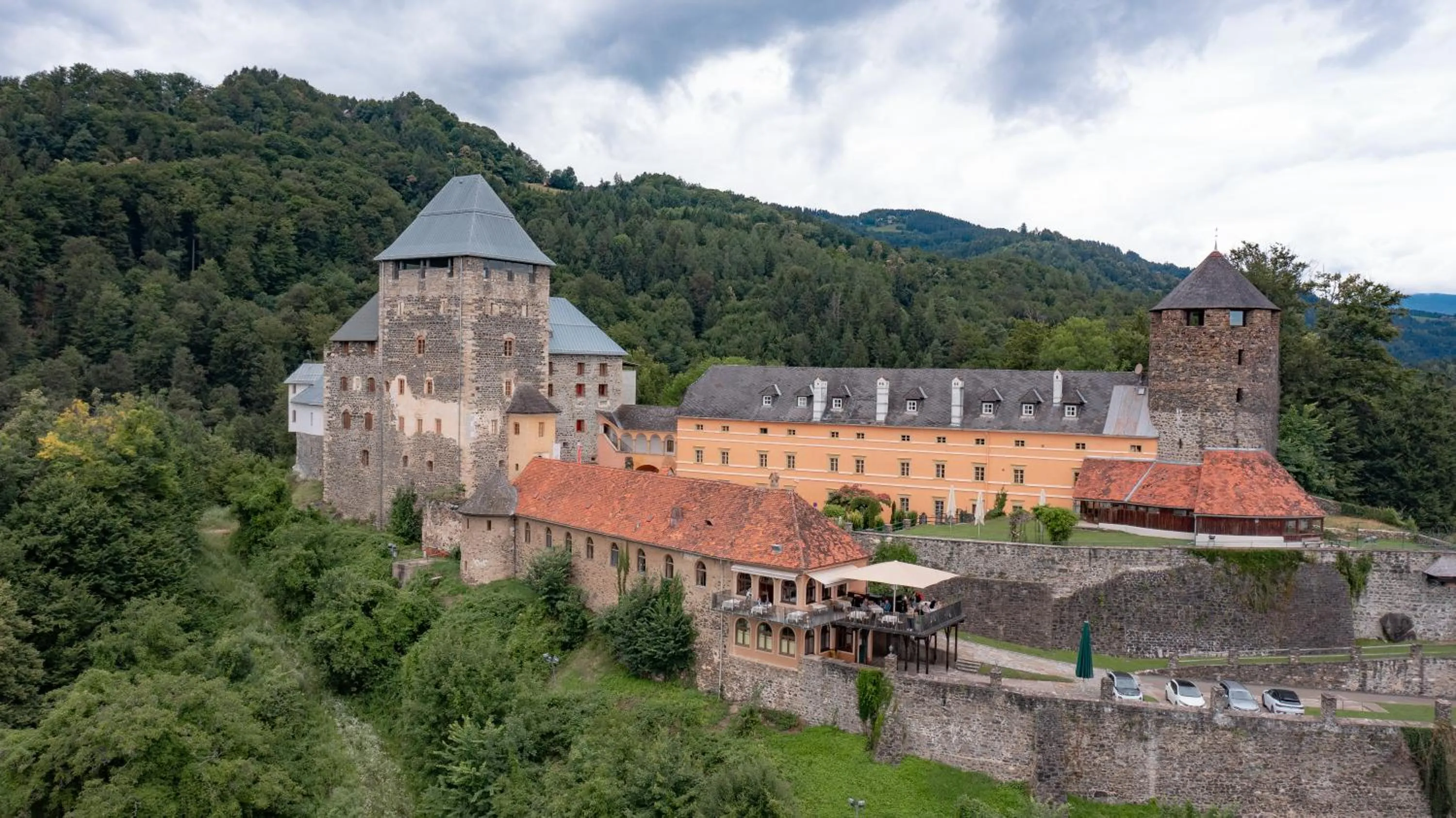 Property building in Burg Deutschlandsberg