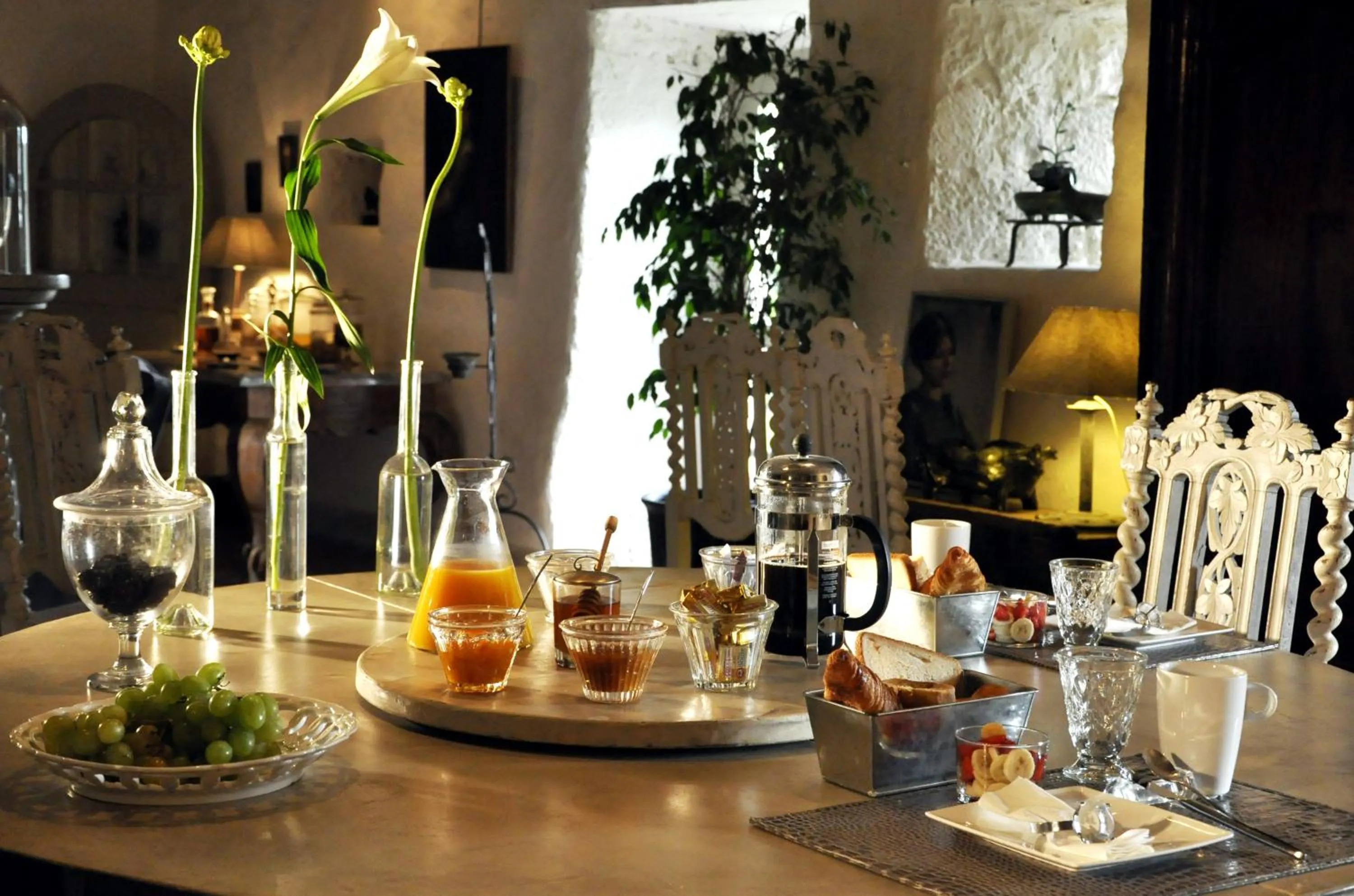 Continental breakfast in Le Relais de Roquefereau