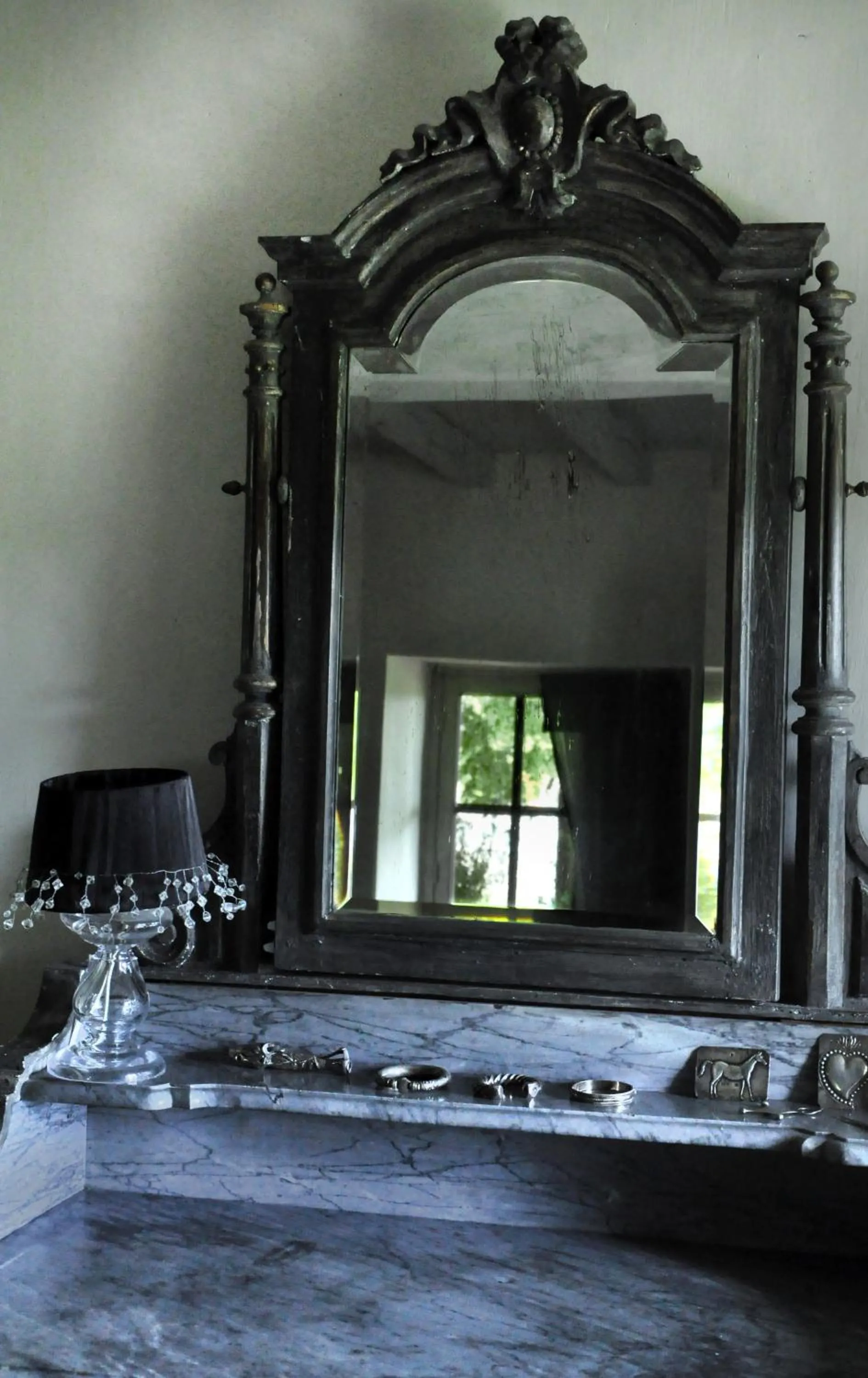 Decorative detail in Le Relais de Roquefereau