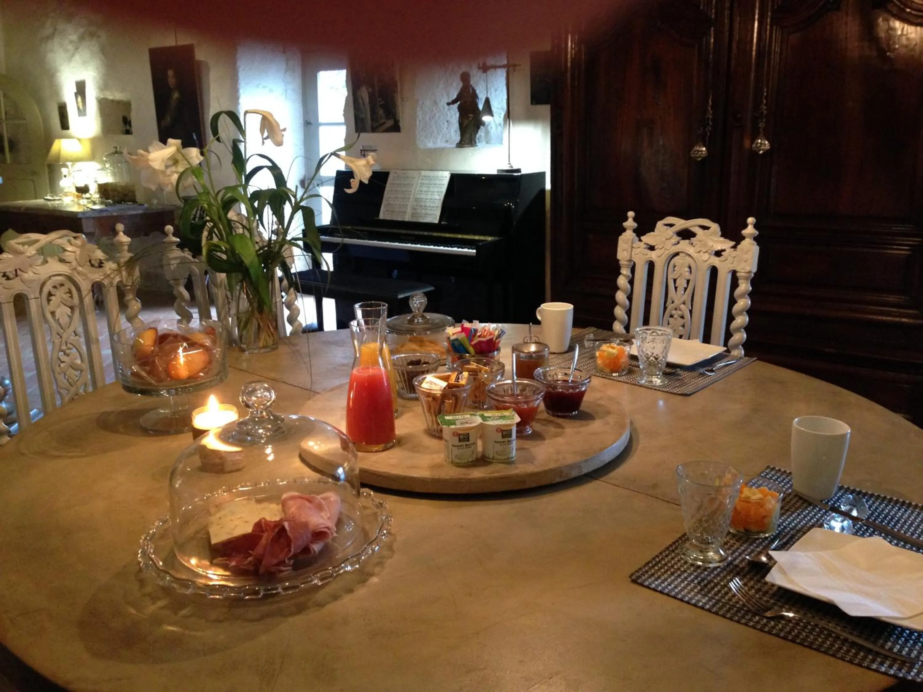 Continental breakfast in Le Relais de Roquefereau