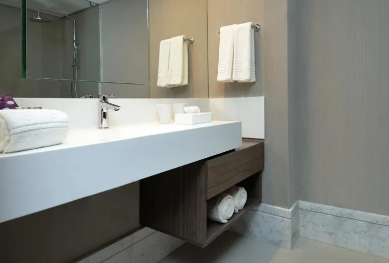 Bathroom in Hotel da Bahia by Wish