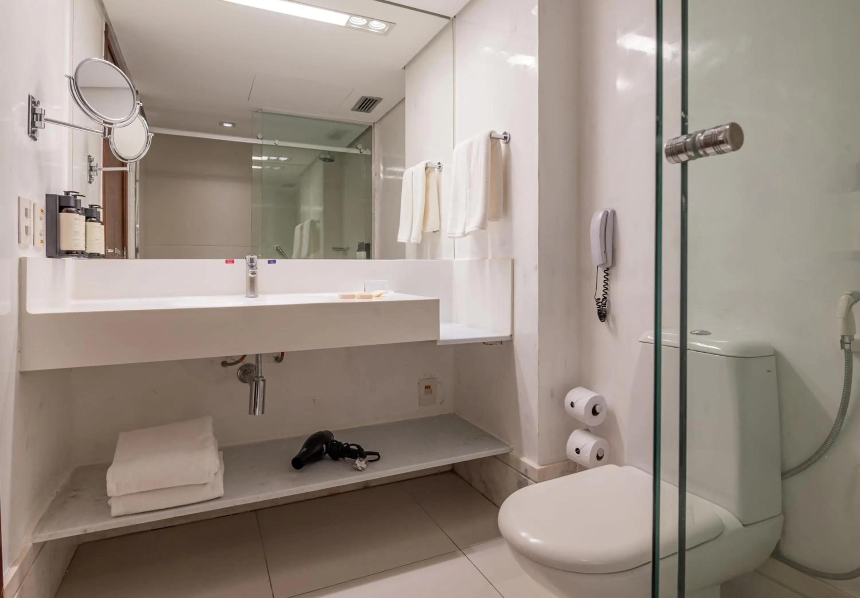 Shower in Hotel da Bahia by Wish