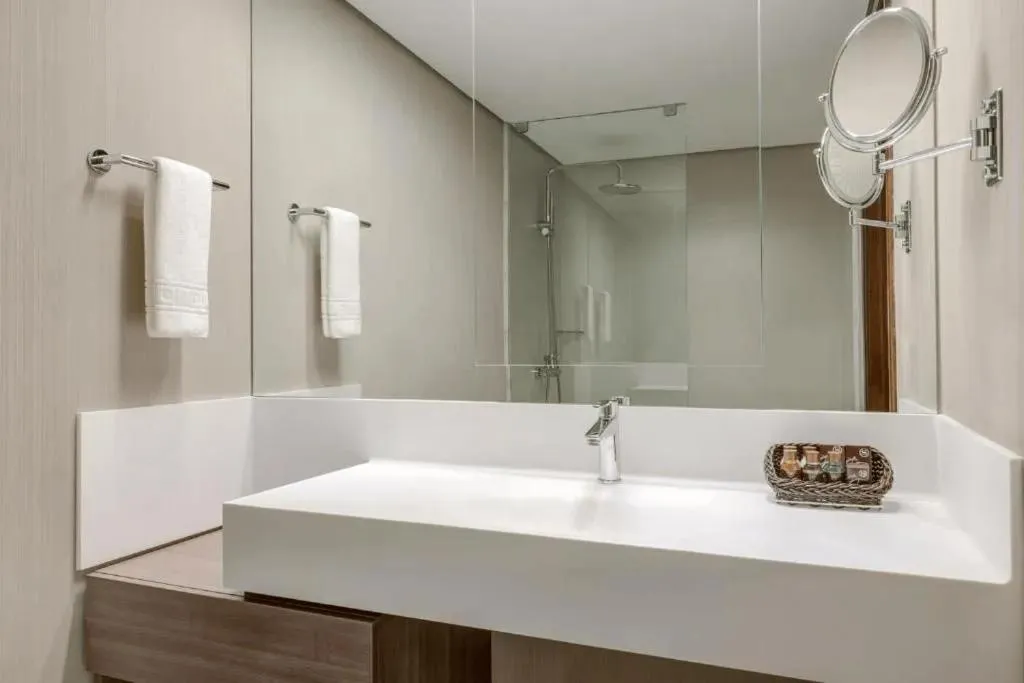 Bathroom in Hotel da Bahia by Wish