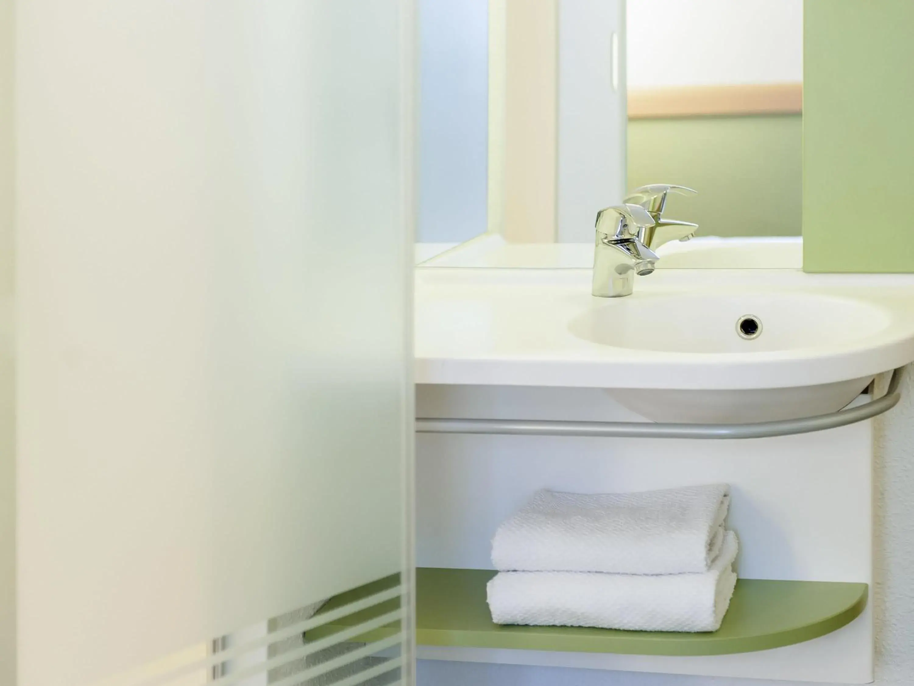 Bedroom in ibis Budget Brussels South Ruisbroek Bedroom in ibis Budget Brussels South Ruisbroek