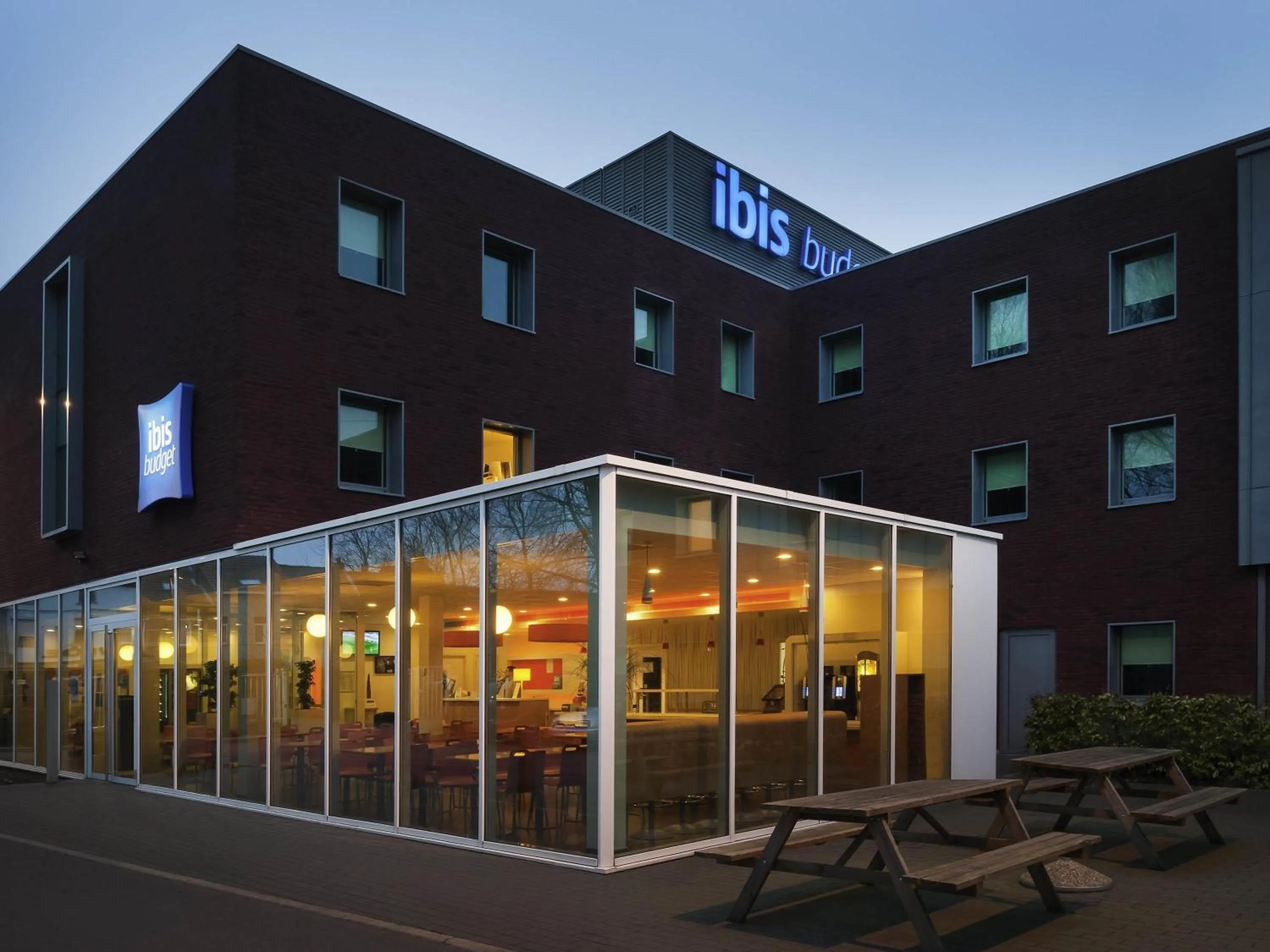 Property building in ibis Budget Brussels South Ruisbroek