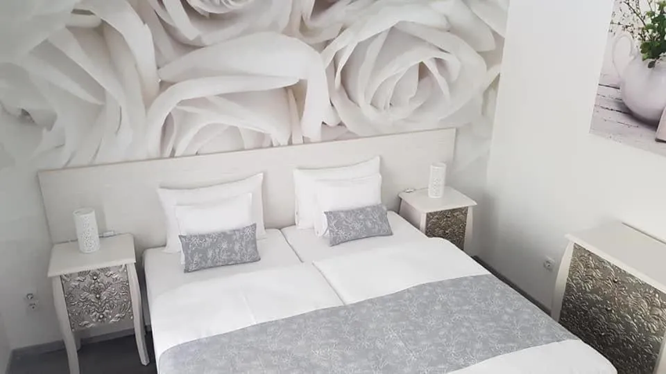 Bed in HOTEL CSOPAK Resort & Lake
