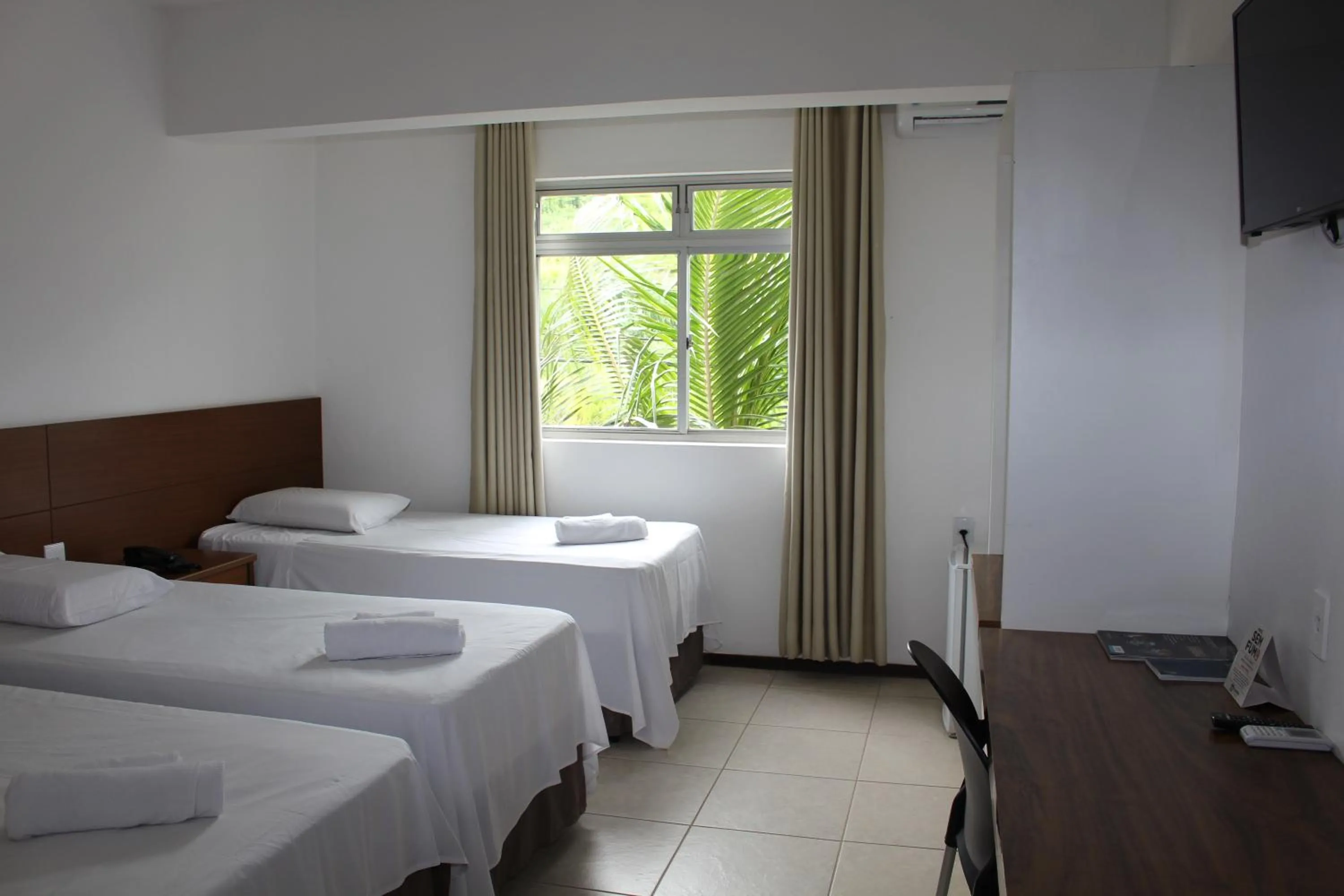 Photo of the whole room, Bed in Cyrilo's Palace Hotel