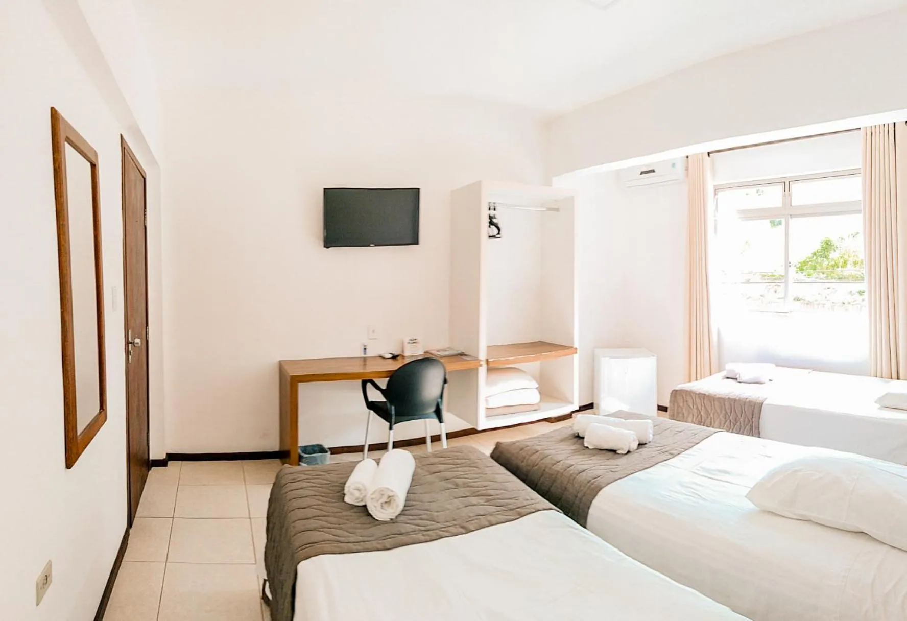 Bed in Cyrilo's Palace Hotel