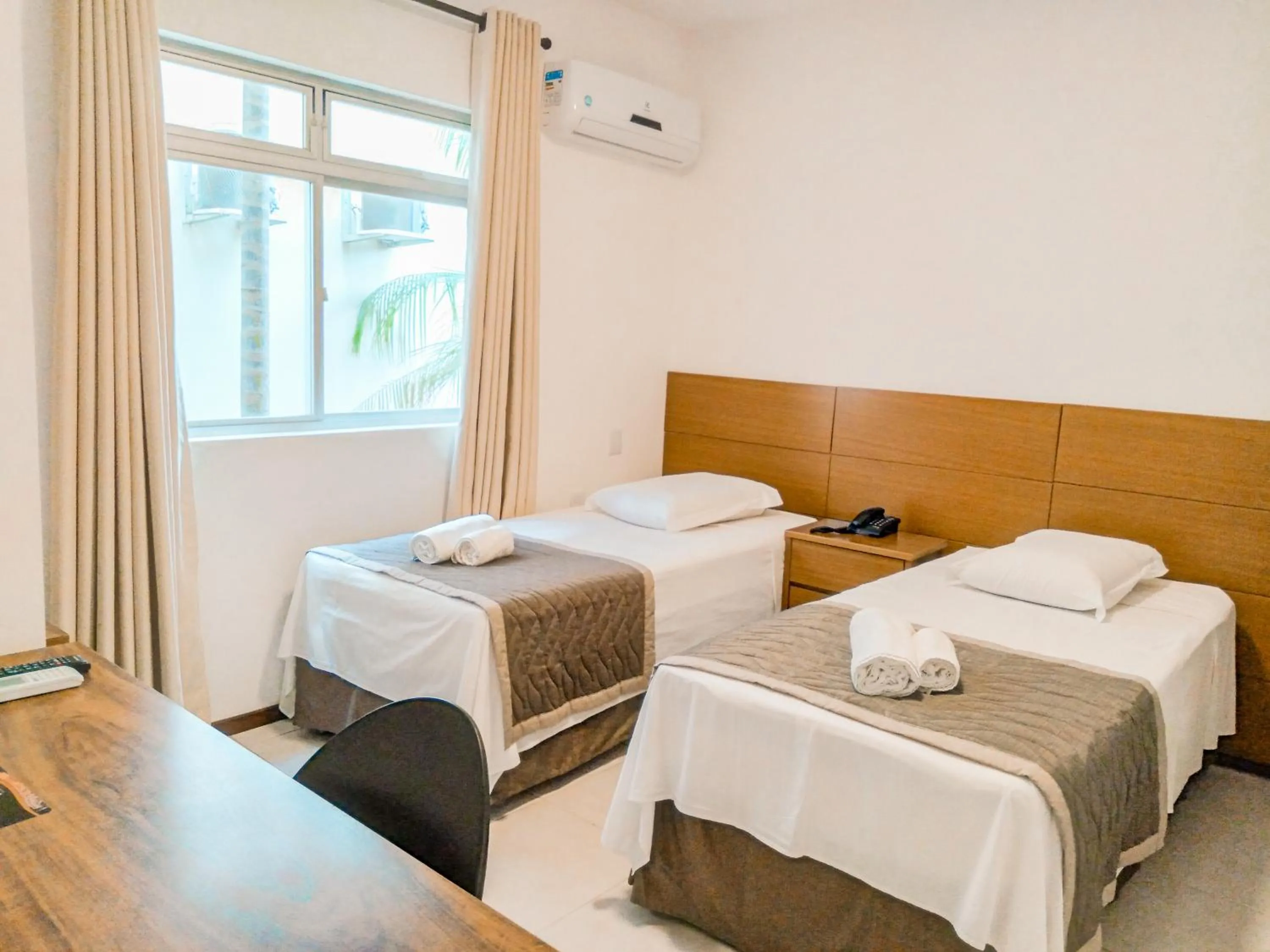 Photo of the whole room, Bed in Cyrilo's Palace Hotel