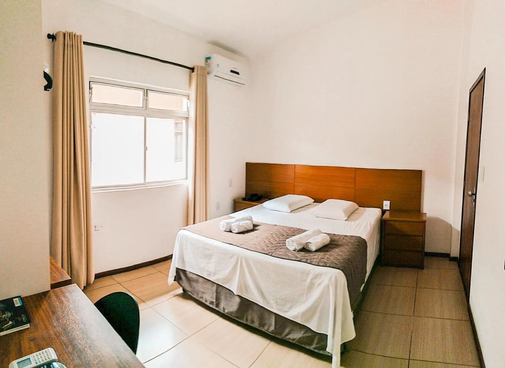 Photo of the whole room, Bed in Cyrilo's Palace Hotel