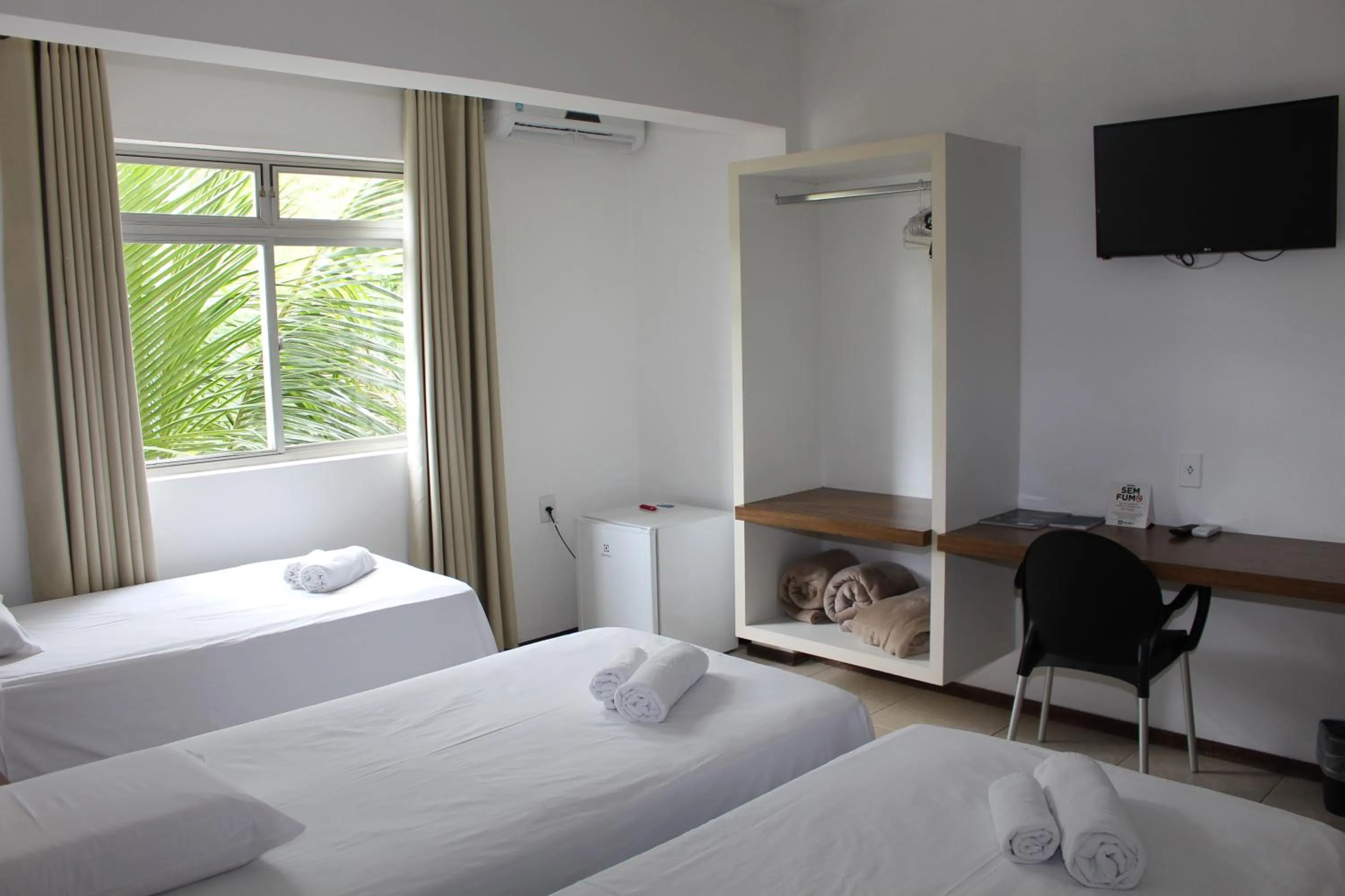 Photo of the whole room, Bed in Cyrilo's Palace Hotel
